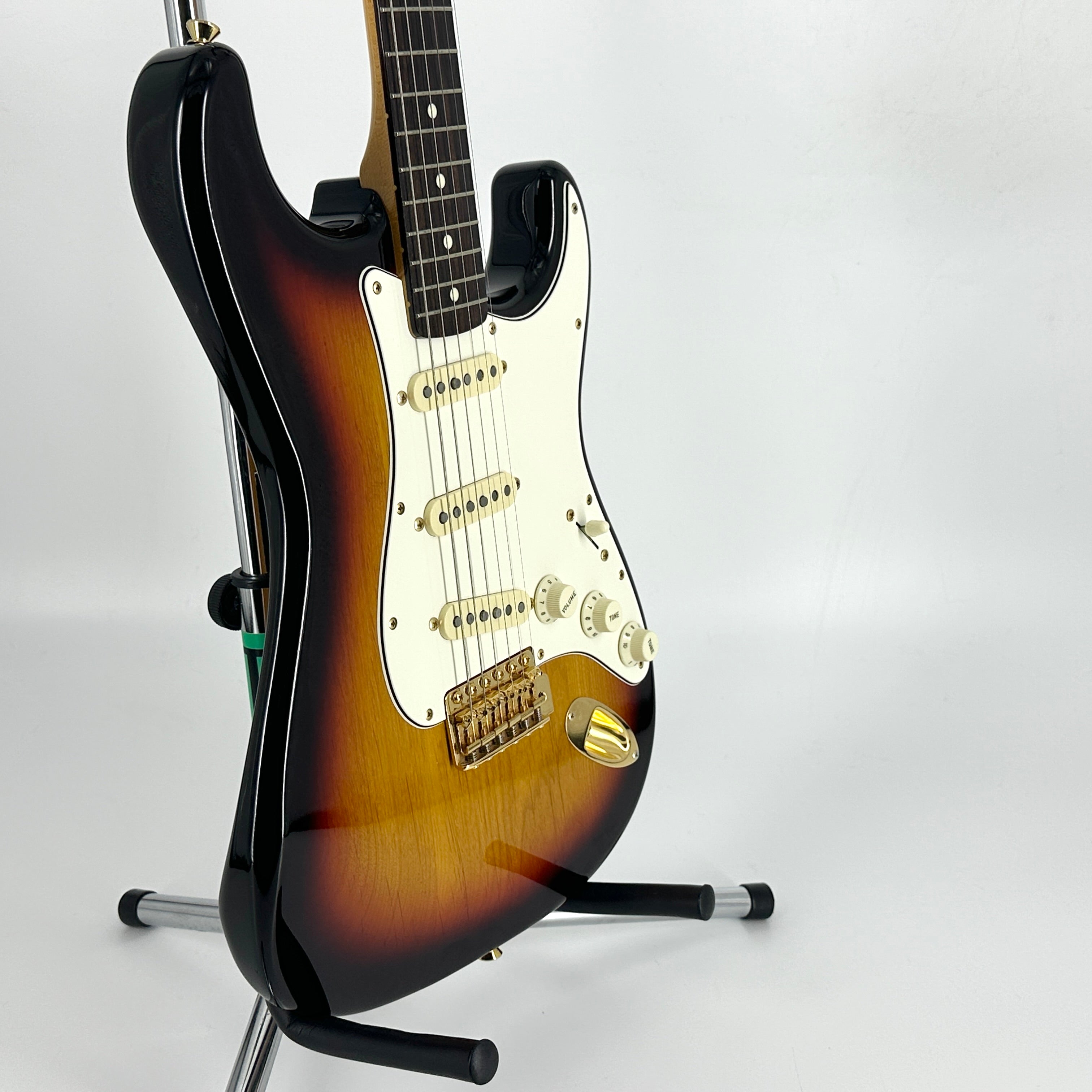 2018 Fender Japan Traditional 60's Stratocaster with Gold Hardware