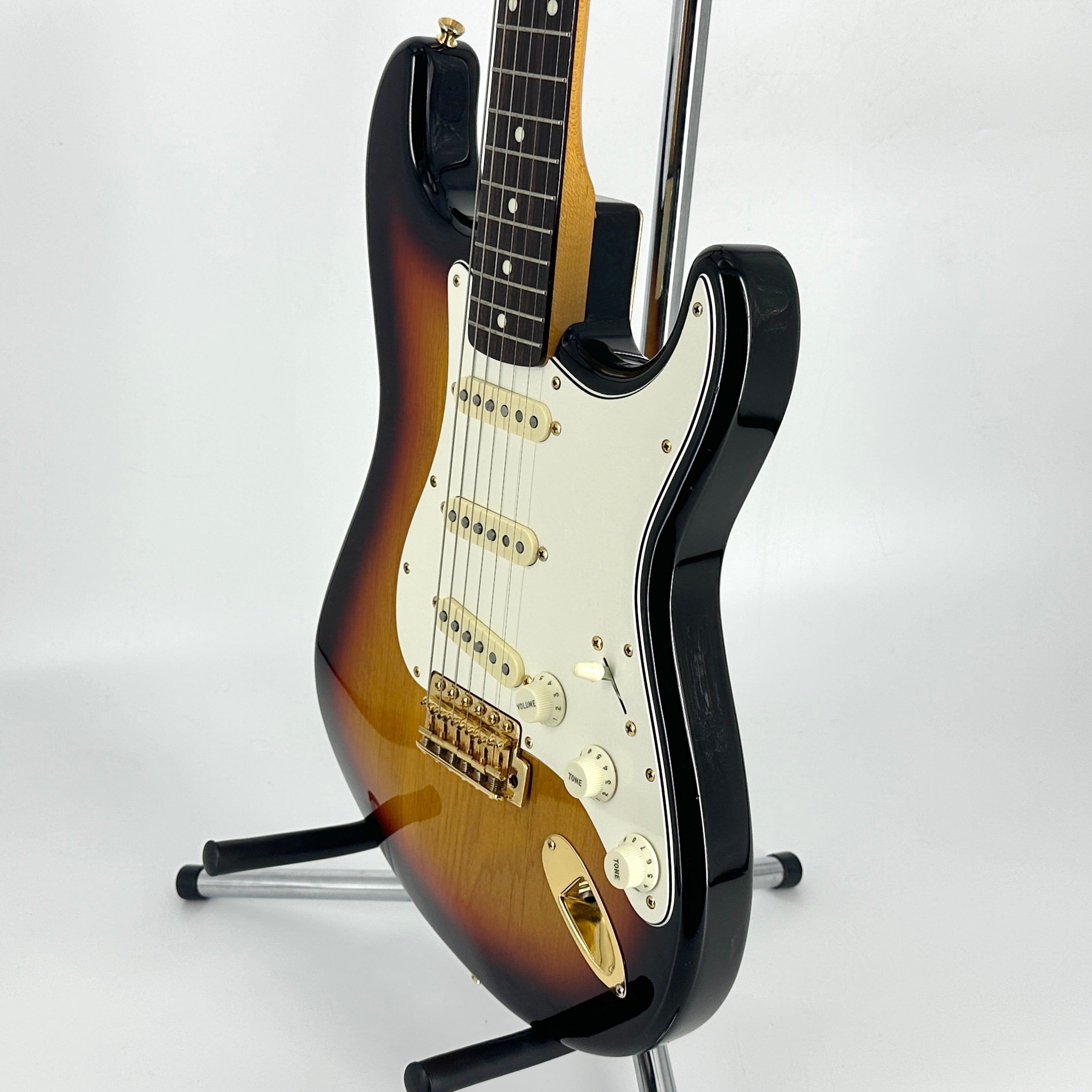 2018 Fender Japan Traditional 60's Stratocaster with Gold Hardware