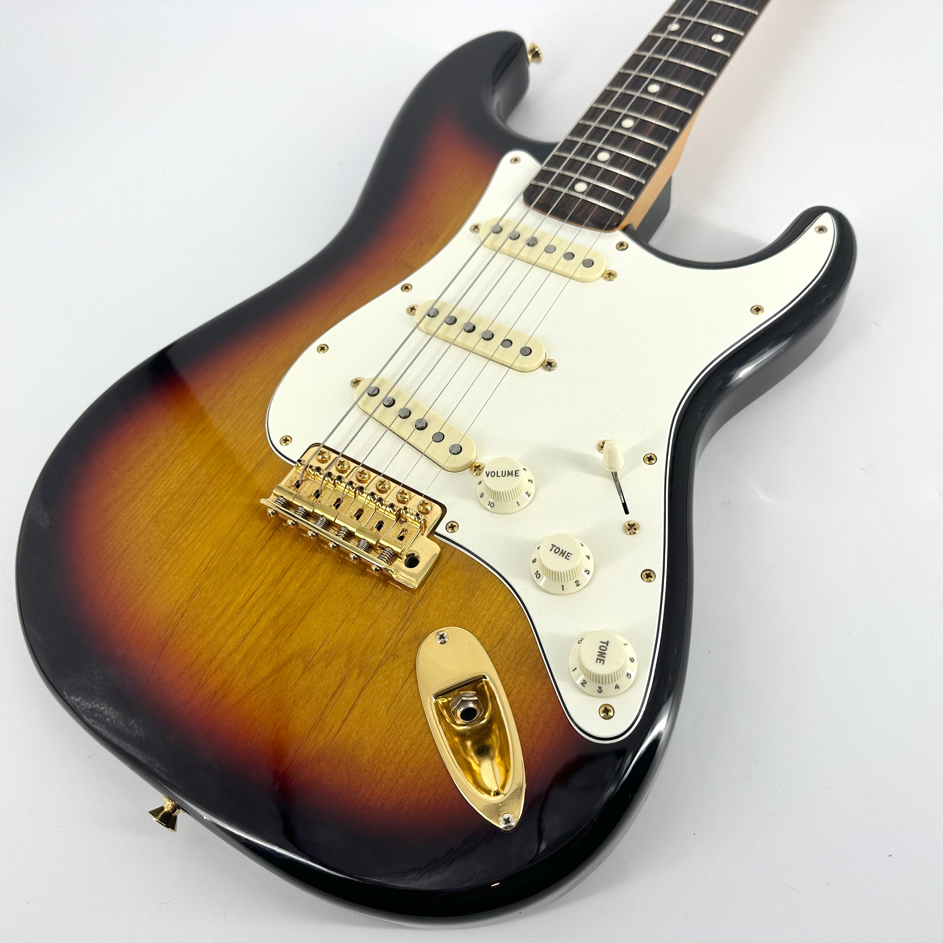 2018 Fender Japan Traditional 60's Stratocaster with Gold Hardware