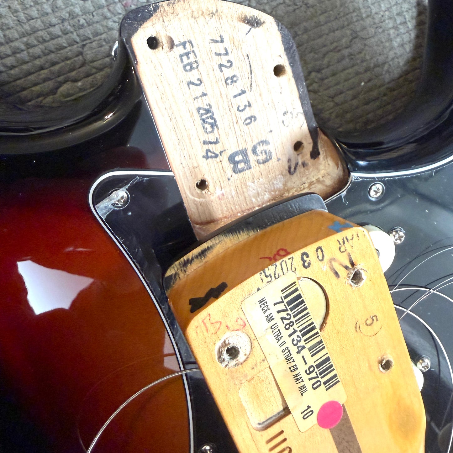 2025 Fender American Ultra II Stratocaster – Ultraburst