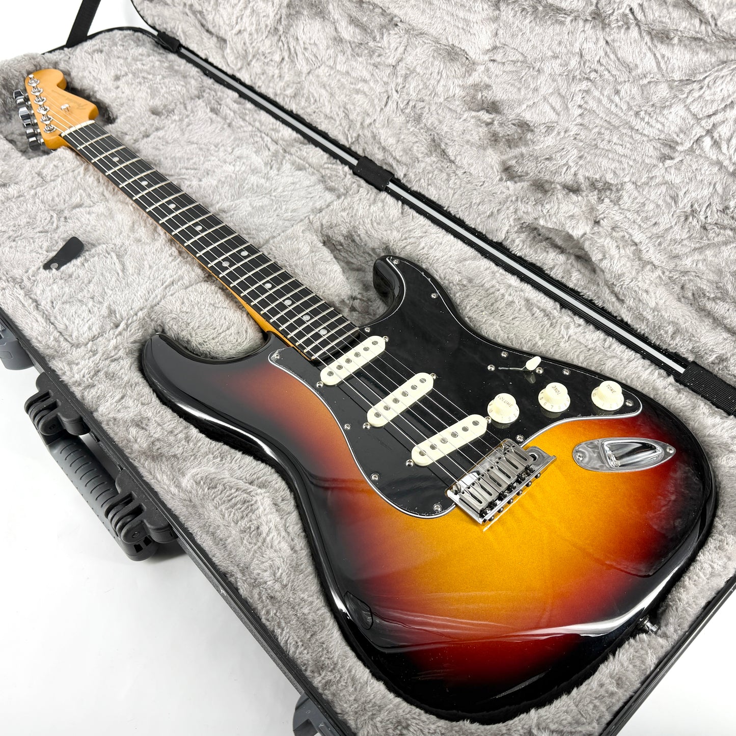 2025 Fender American Ultra II Stratocaster – Ultraburst