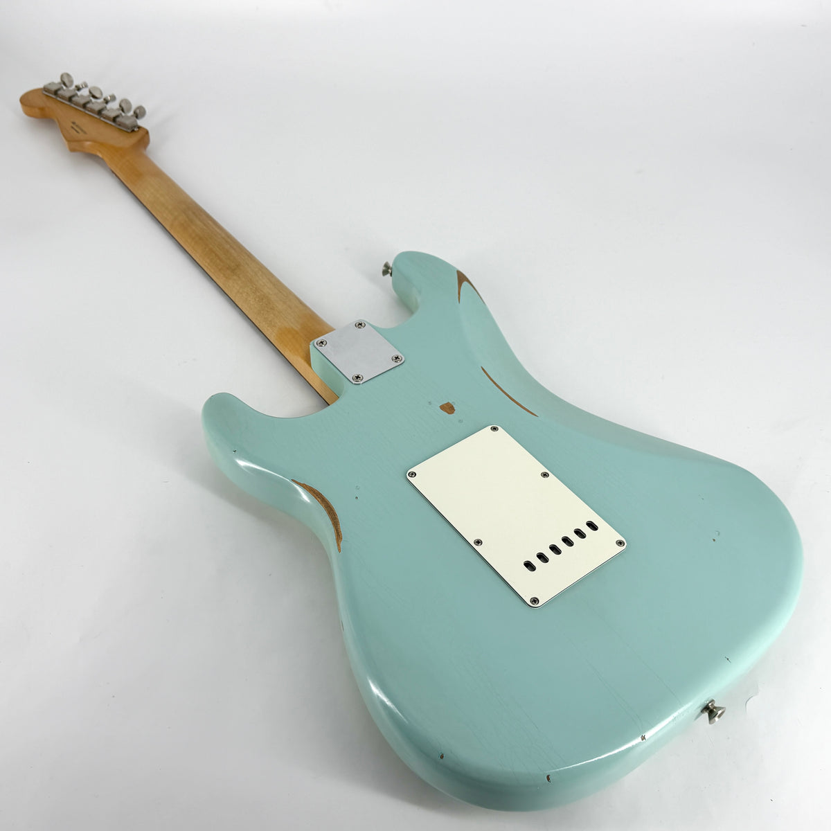 2022 Fender FSR Road Worn Limited Edition 60’s Stratocaster – Daphne Blue
