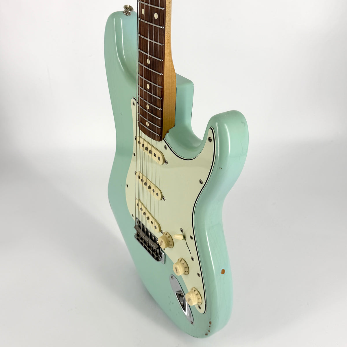 2022 Fender FSR Road Worn Limited Edition 60’s Stratocaster – Daphne Blue