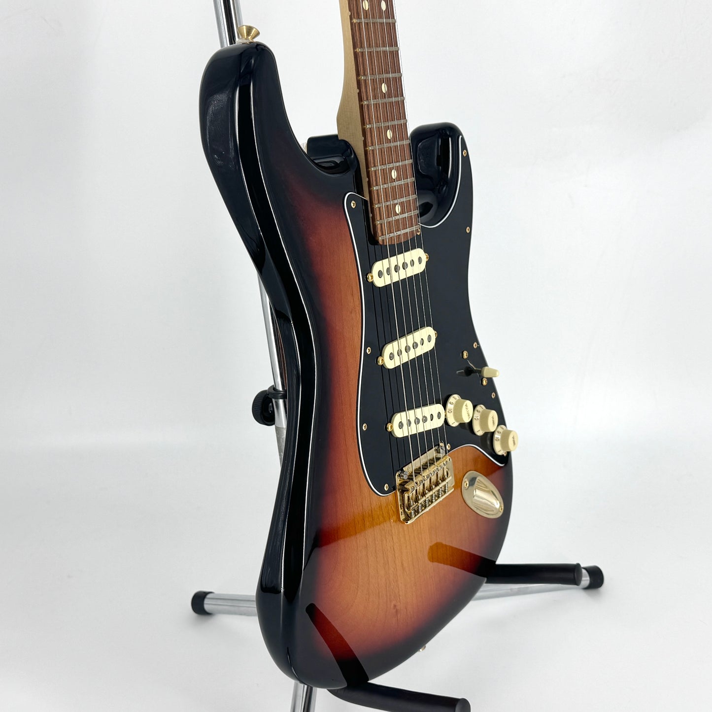 2021 Fender Limited Edition Player Stratocaster with Custom Shop Pickups - 3 Colour Sunburst