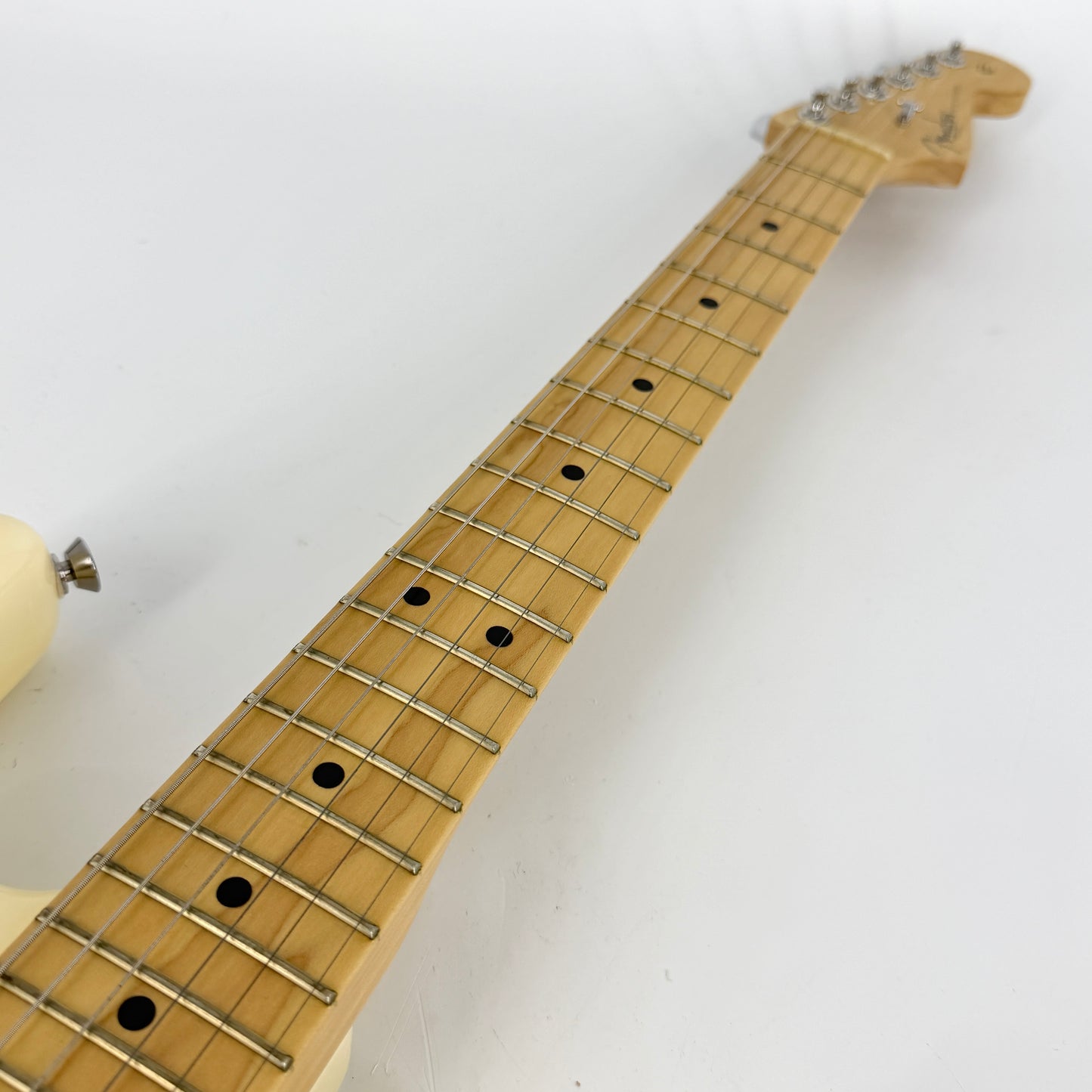 2005 Fender American Series (Standard) Stratocaster – Olympic White