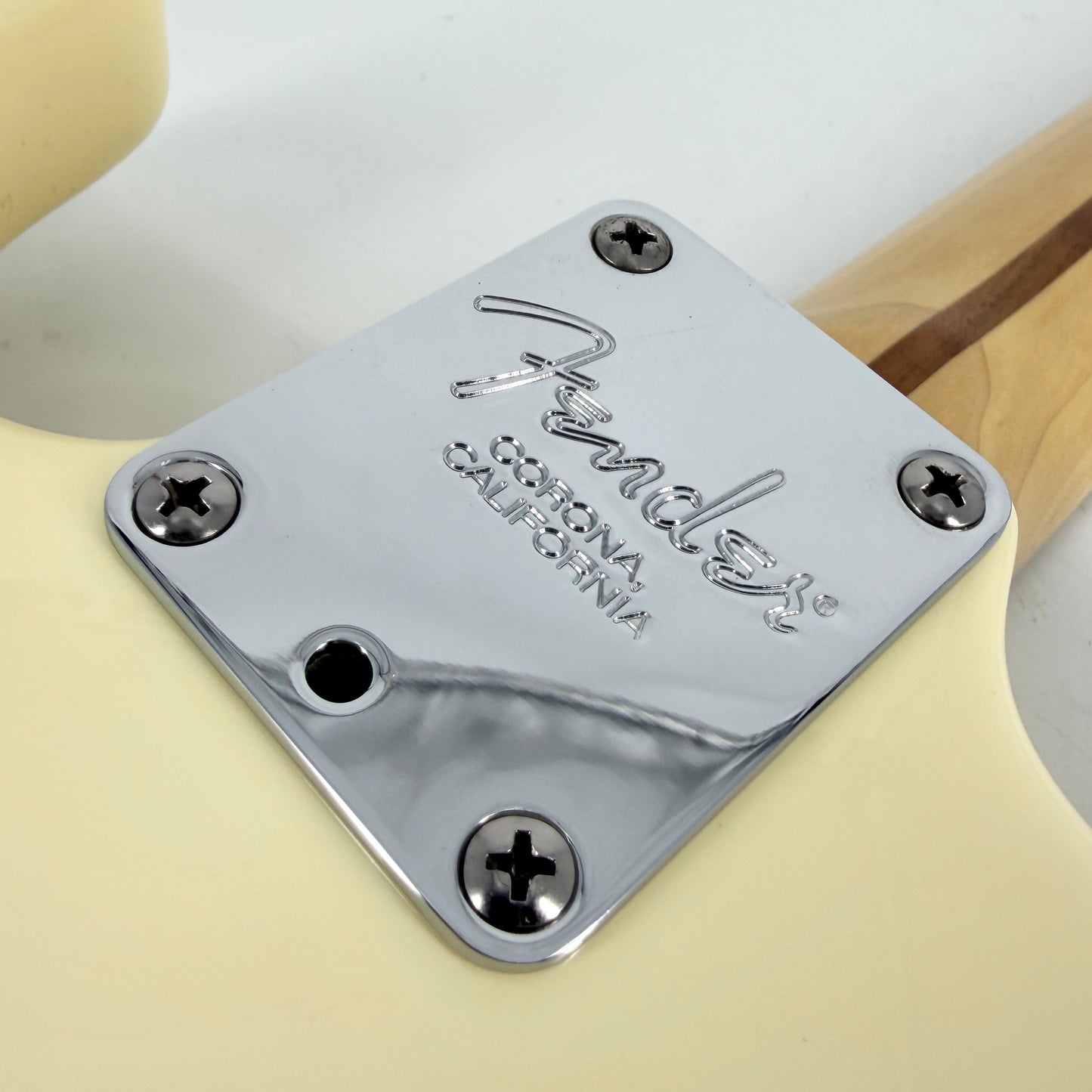 2005 Fender American Series (Standard) Stratocaster – Olympic White