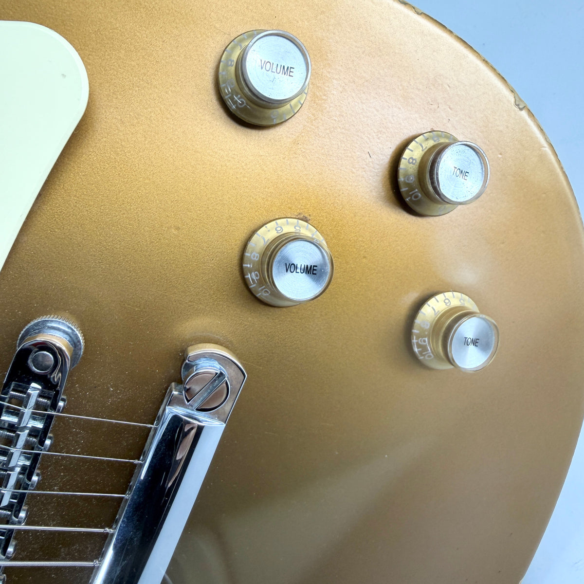 2012 Gibson Les Paul Studio 70s Tribute - Gold Top