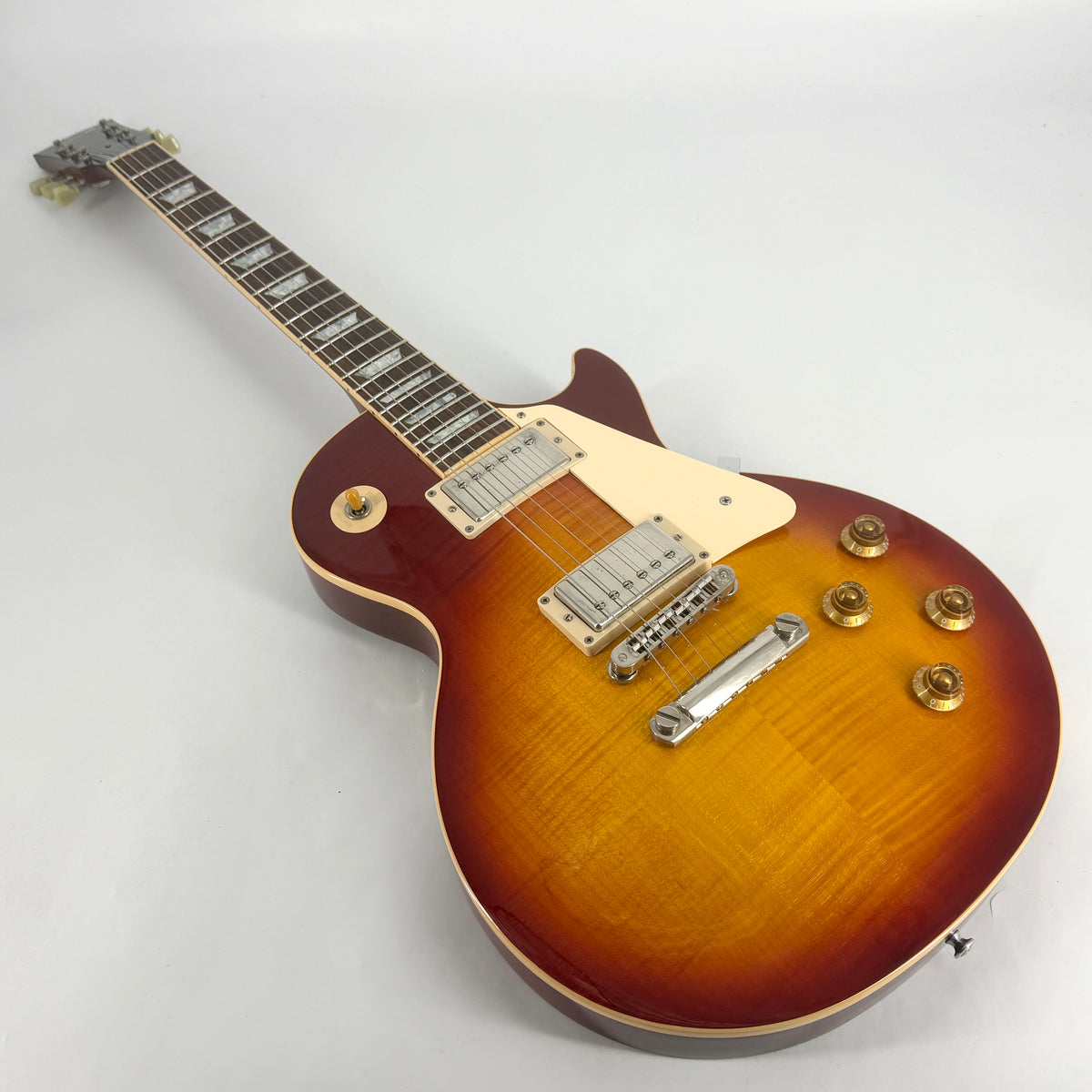 2004 Gibson Les Paul Standard – Cherry Sunburst