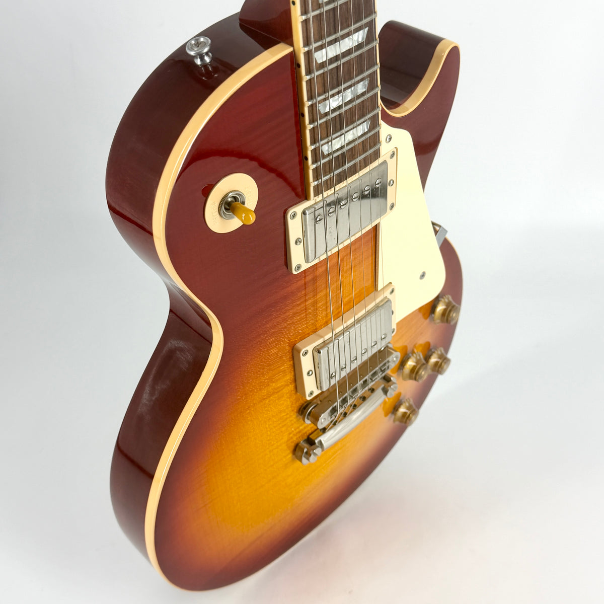 2004 Gibson Les Paul Standard – Cherry Sunburst