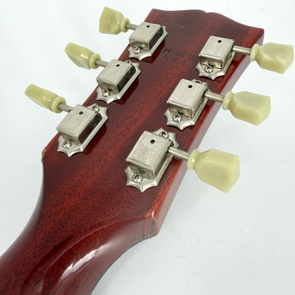 2004 Gibson Les Paul Standard – Cherry Sunburst
