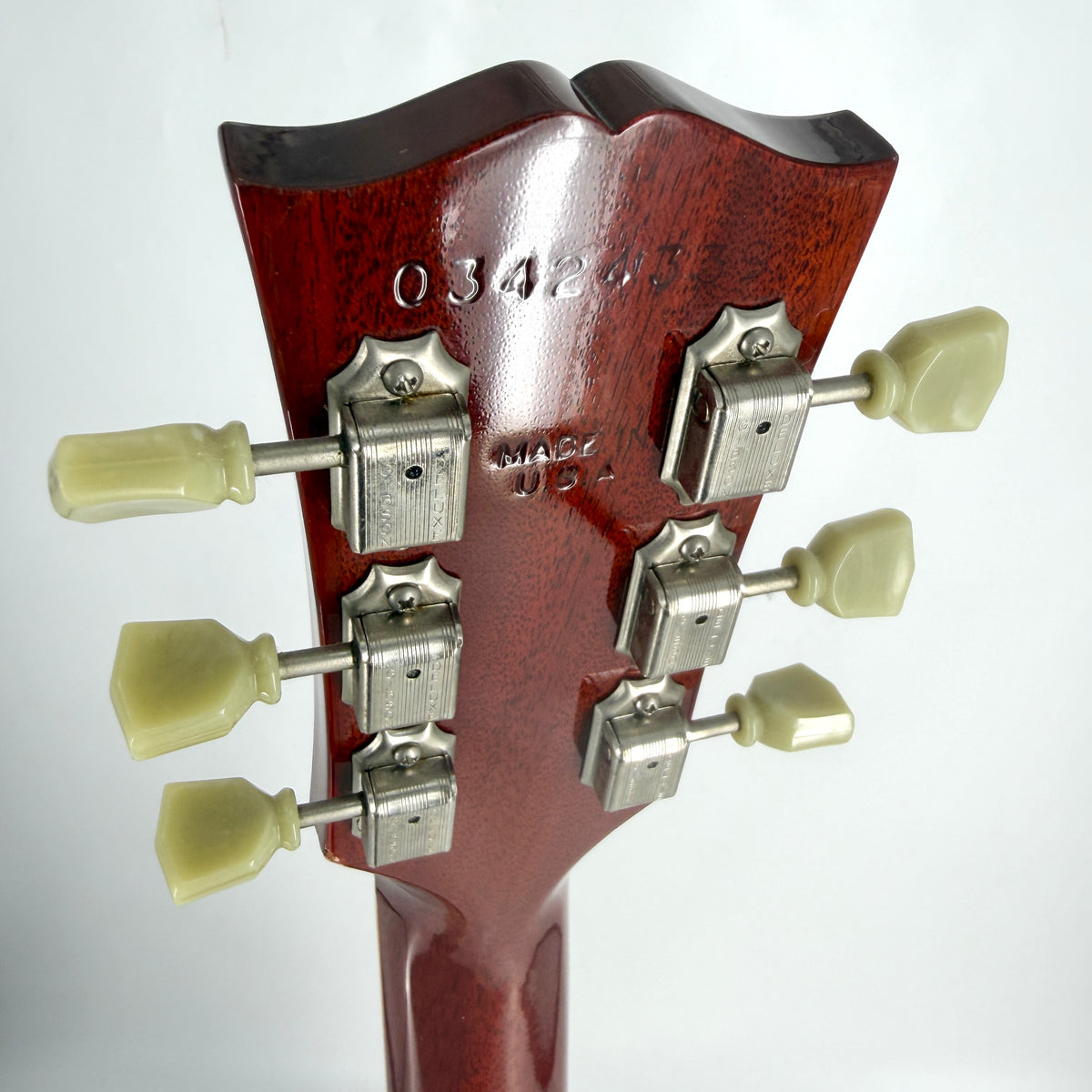 2004 Gibson Les Paul Standard – Cherry Sunburst