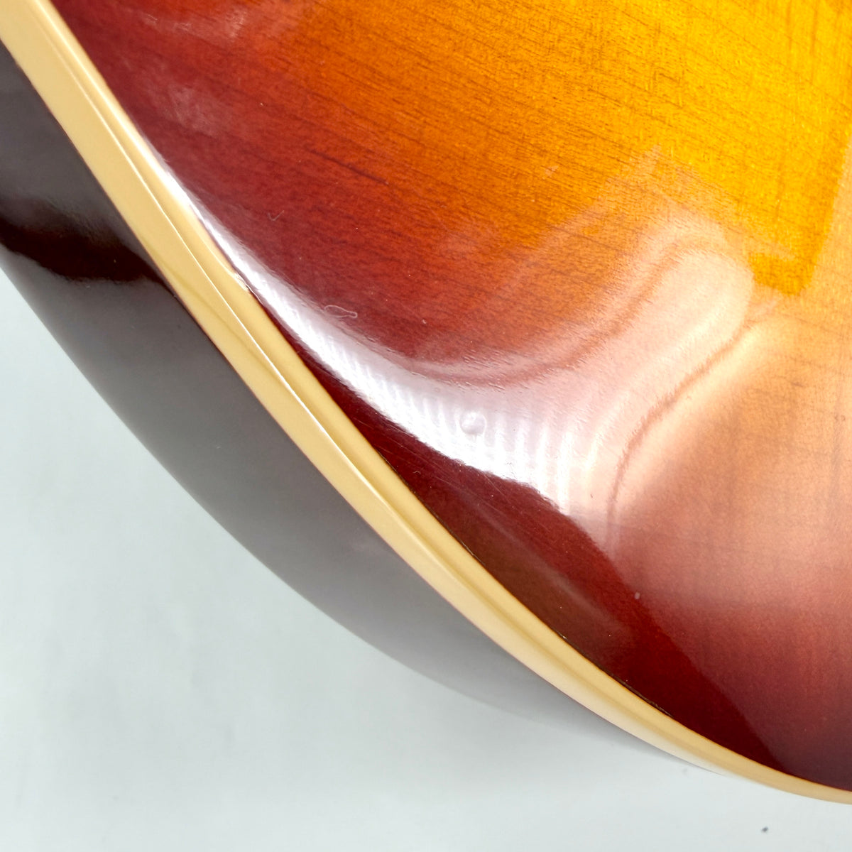2004 Gibson Les Paul Standard – Cherry Sunburst