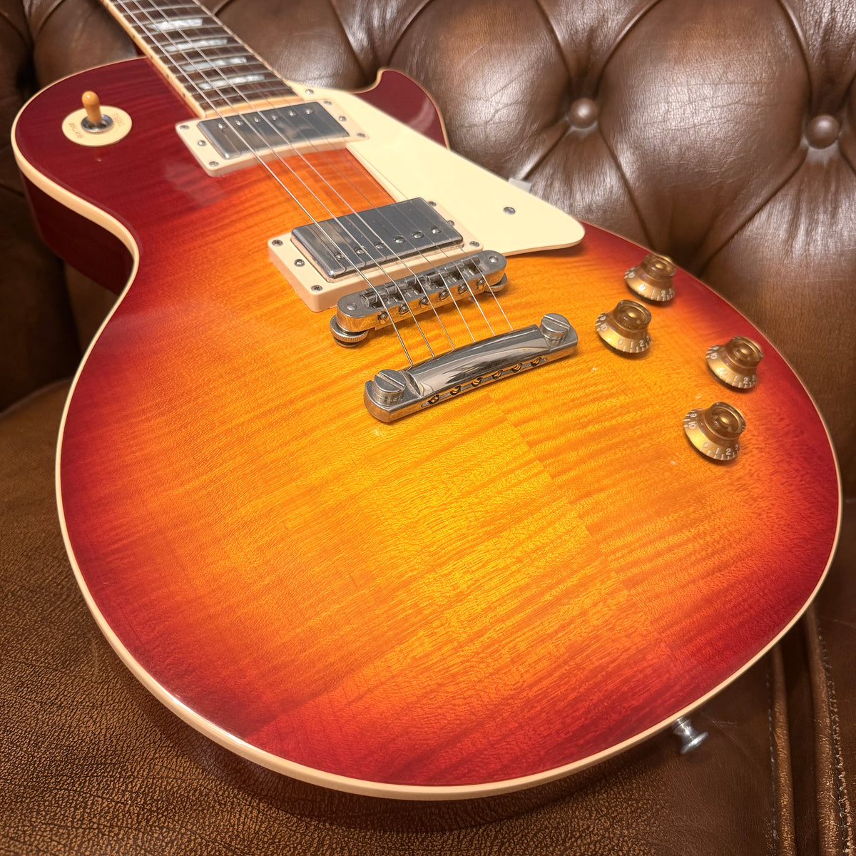2004 Gibson Les Paul Standard – Cherry Sunburst