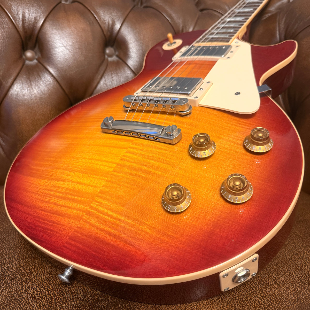 2004 Gibson Les Paul Standard – Cherry Sunburst