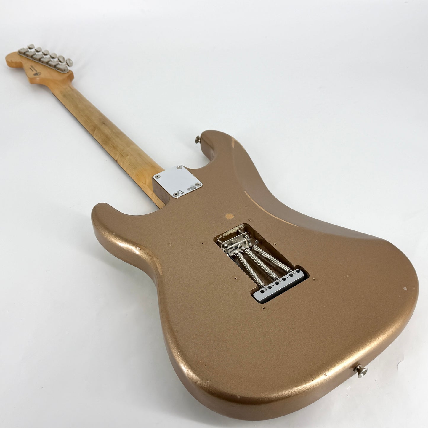 2021 Fender Vintera Road Worn 60’s Stratocaster – Firemist Gold