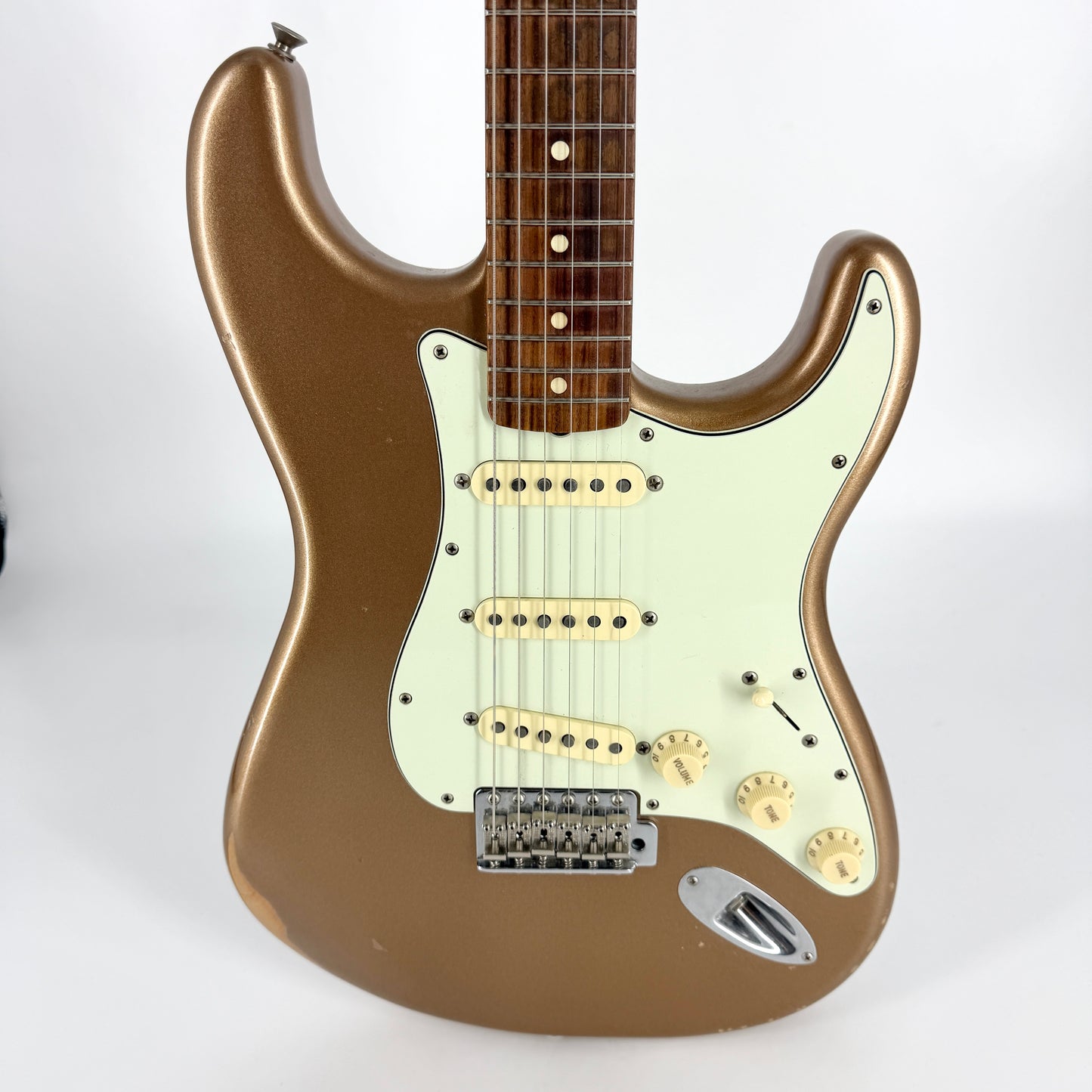 2021 Fender Vintera Road Worn 60’s Stratocaster – Firemist Gold
