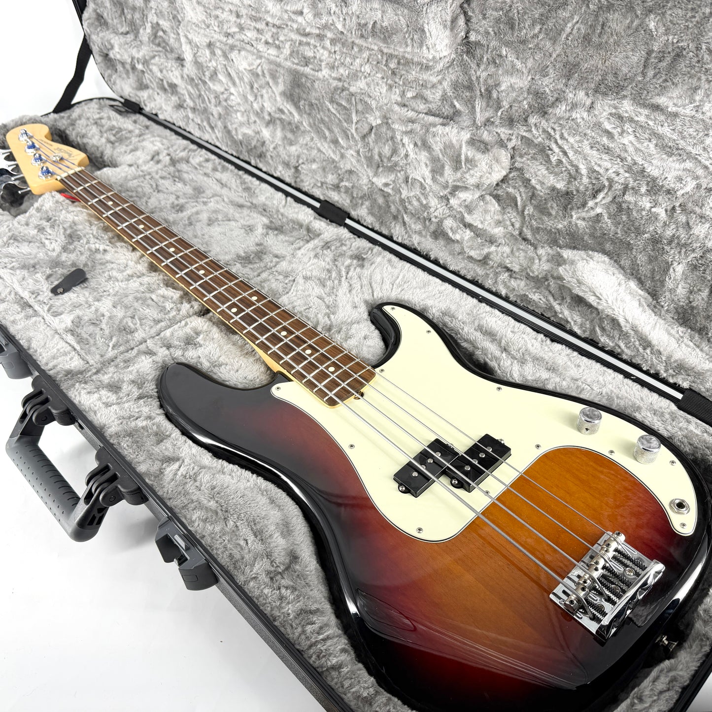 2017 Fender American Professional Precision Bass - 3 Tone Sunburst