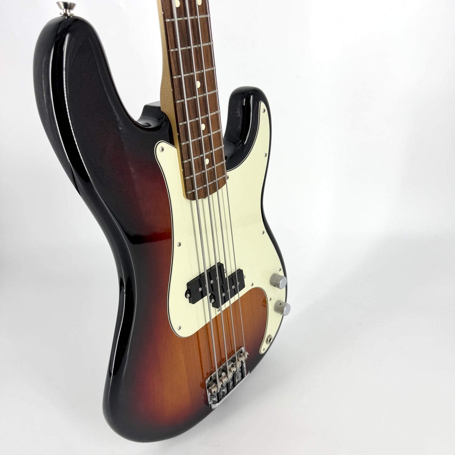 2017 Fender American Professional Precision Bass - 3 Tone Sunburst