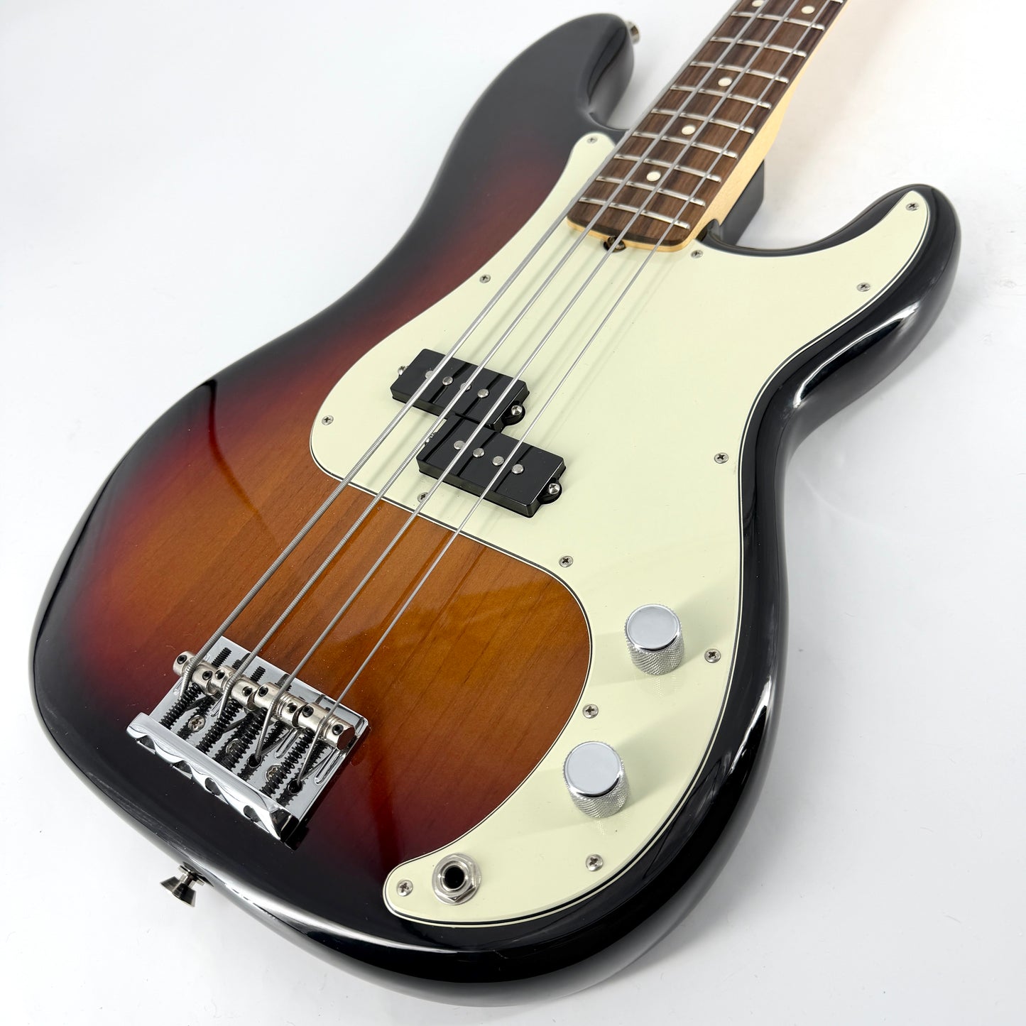 2017 Fender American Professional Precision Bass - 3 Tone Sunburst