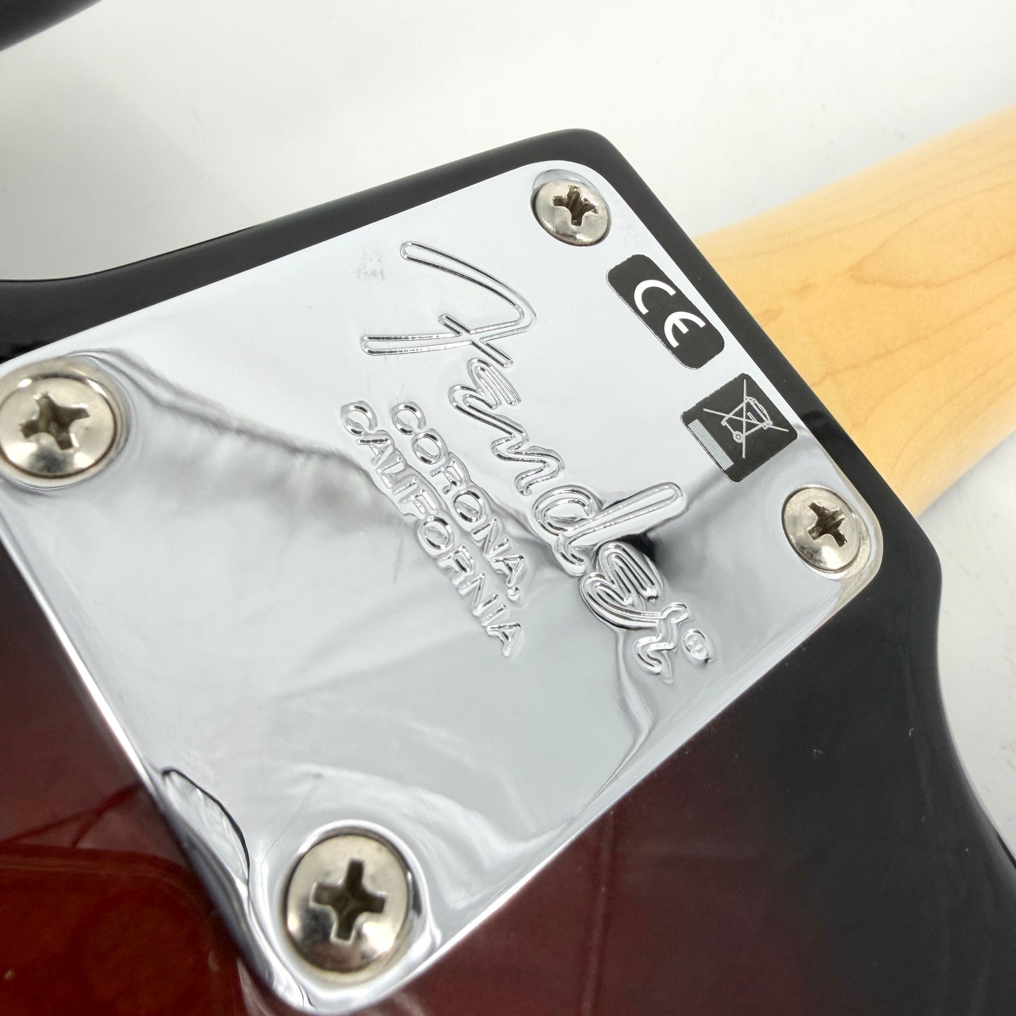 2017 Fender American Professional Precision Bass - 3 Tone Sunburst