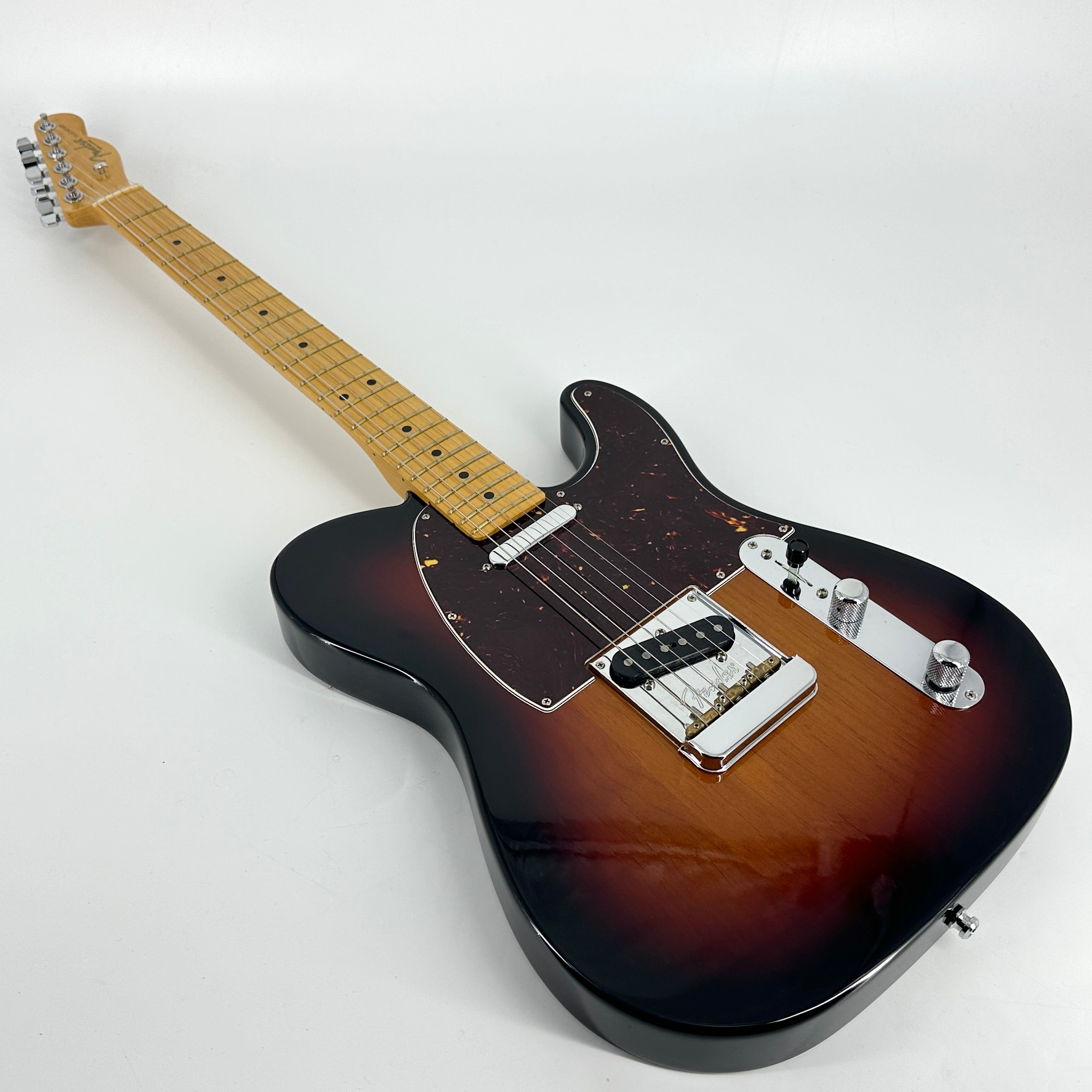 2021 Fender American Professional II Telecaster – 3 Tone Sunburst 