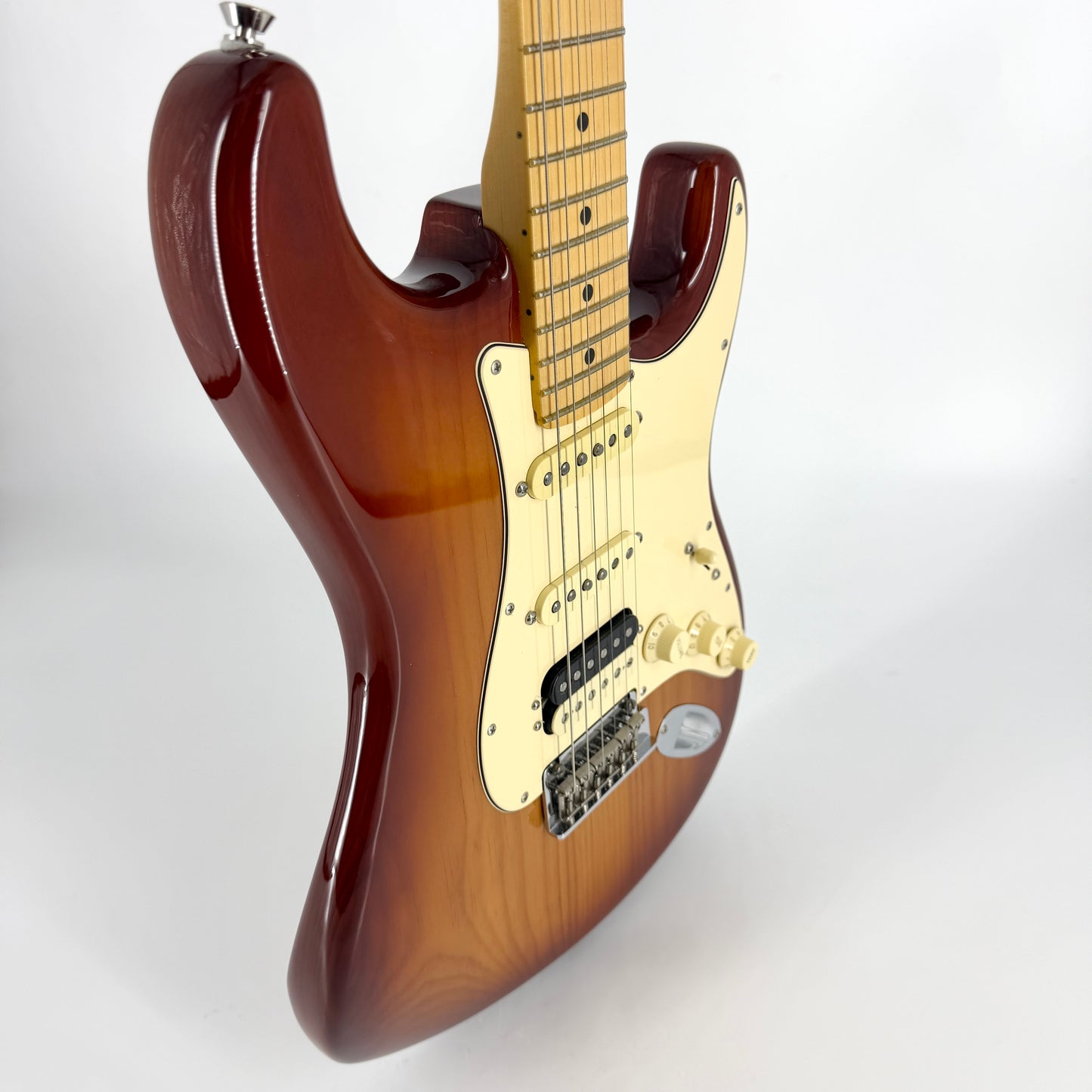 2023 Fender American Professional II HSS Stratocaster – Sienna Sunburst
