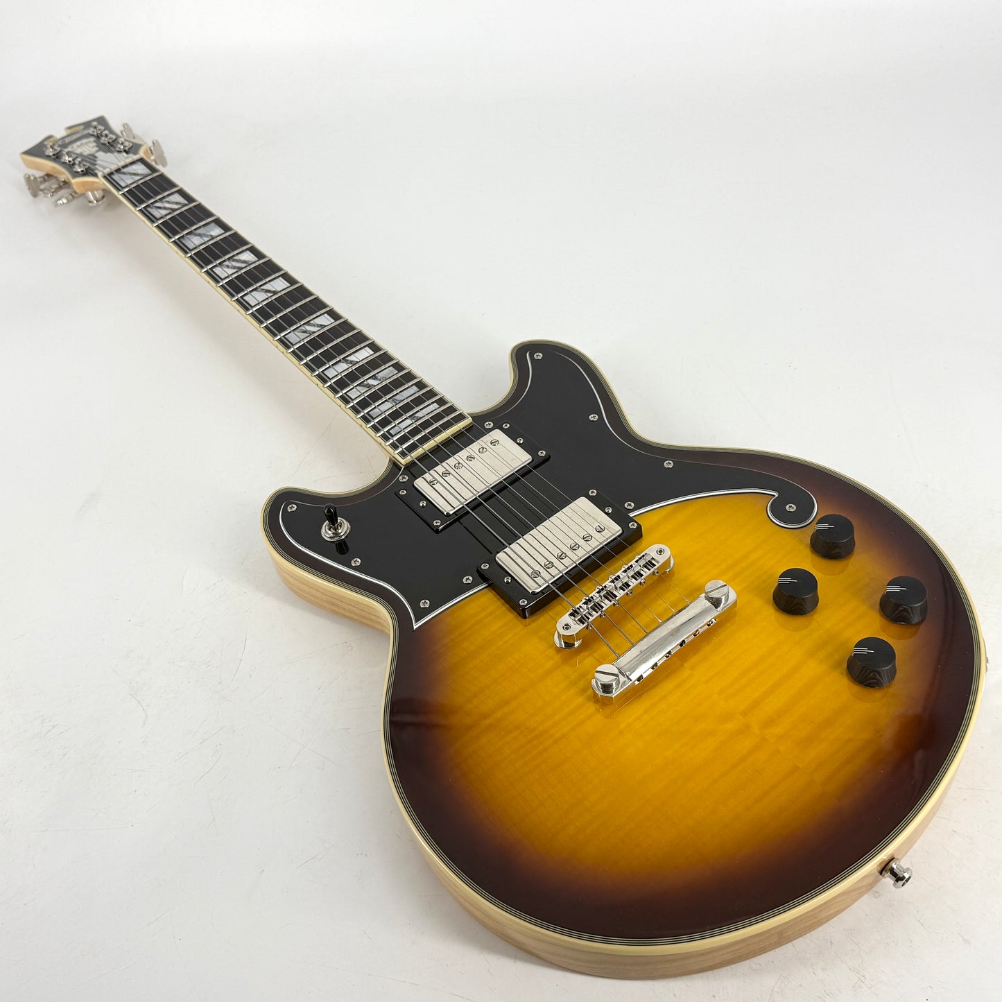 2022 D'Angelico Deluxe Brighton - Vintage Sunburst