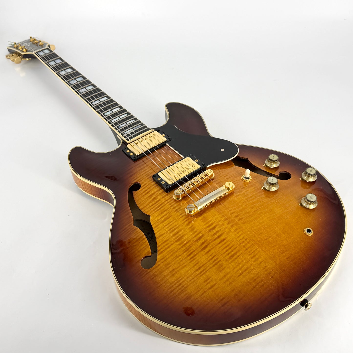 2022 Yamaha SA2200 - Violin Sunburst