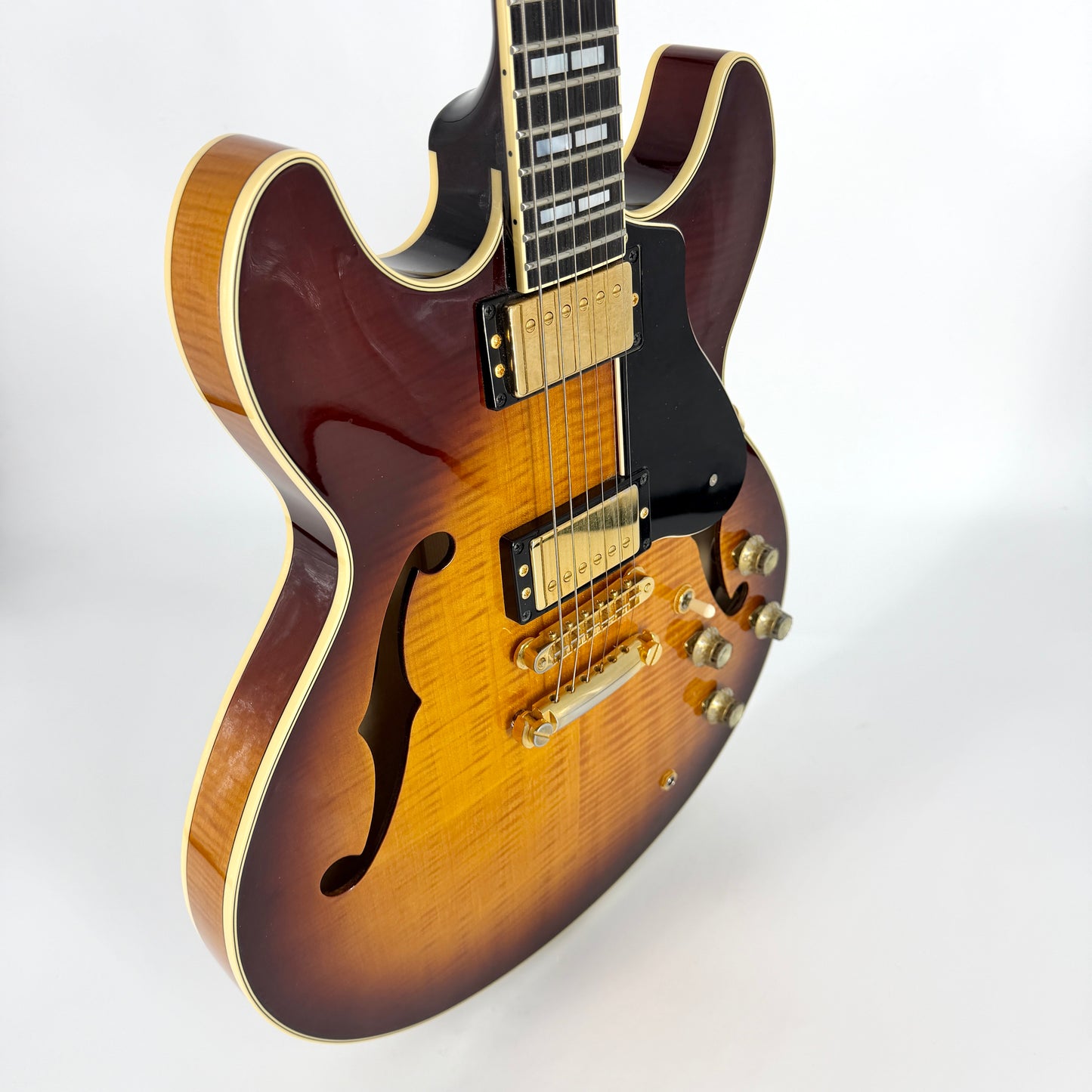 2022 Yamaha SA2200 - Violin Sunburst