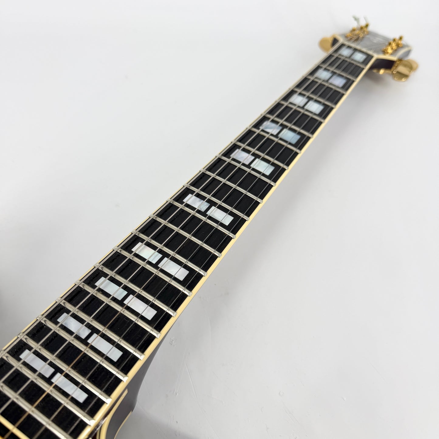2022 Yamaha SA2200 - Violin Sunburst