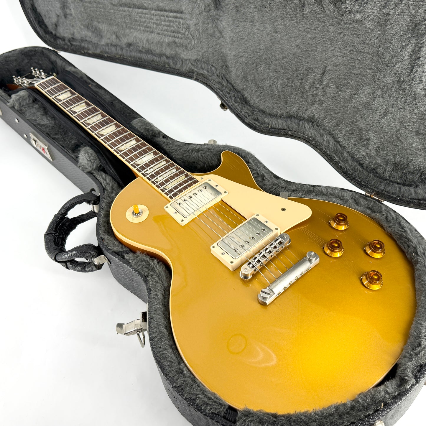 2005 Gibson Les Paul Standard – Gold Top
