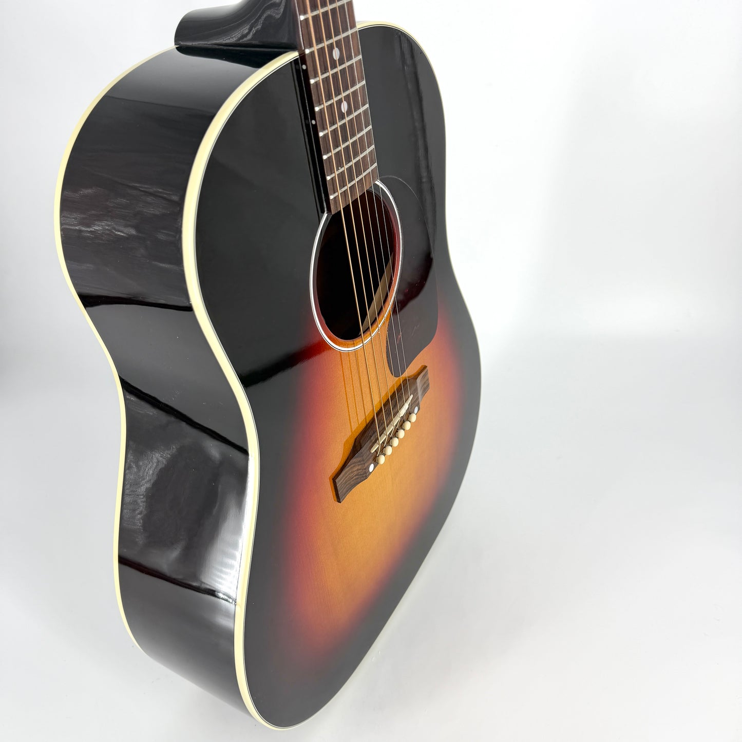 2024 Gibson J-45 Standard Exclusive – Tri Burst VOS