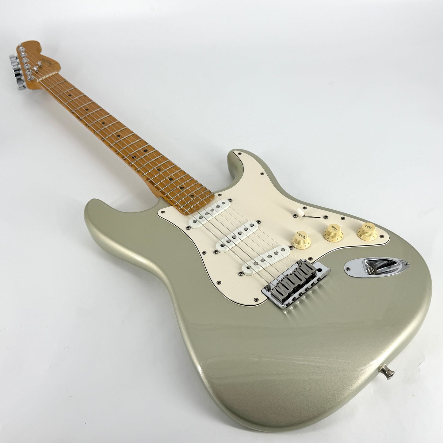 1998 Fender American Standard Stratocaster - Inca Silver
