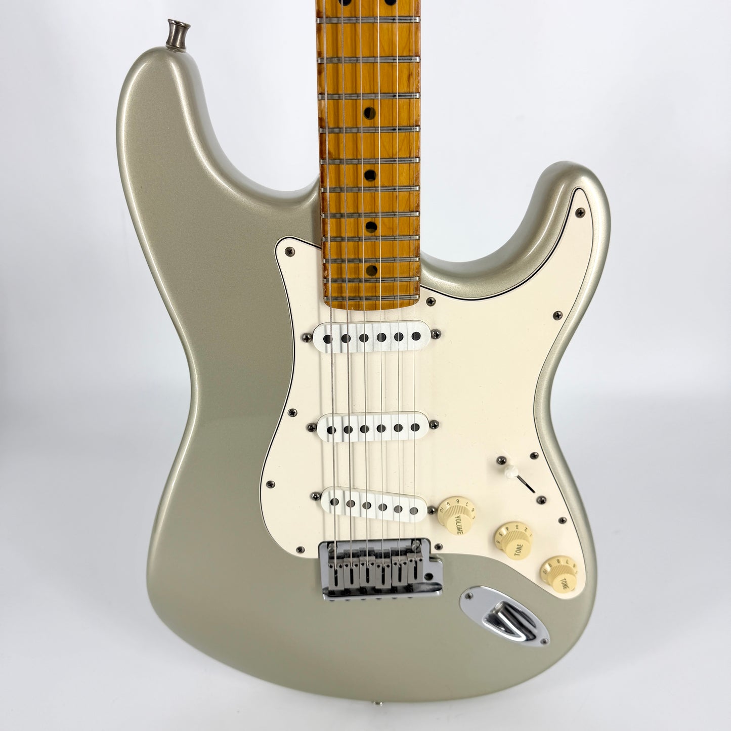 1998 Fender American Standard Stratocaster - Inca Silver