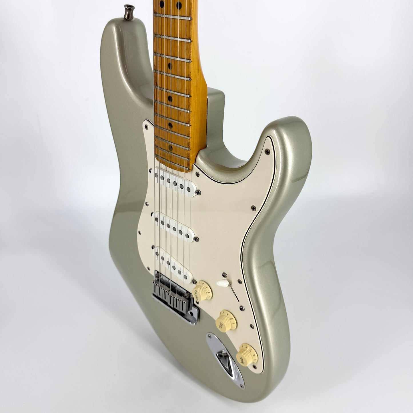 1998 Fender American Standard Stratocaster - Inca Silver