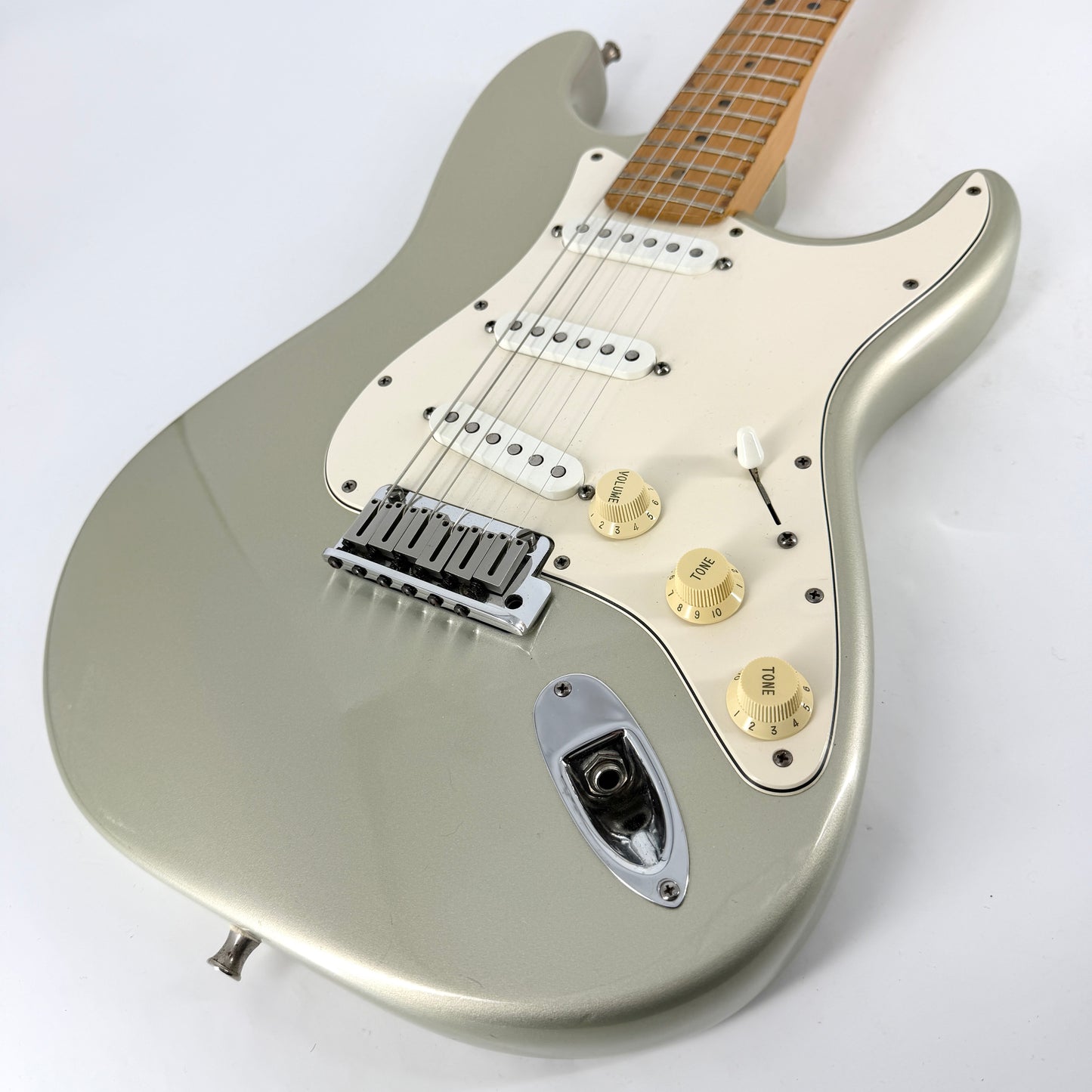 1998 Fender American Standard Stratocaster - Inca Silver