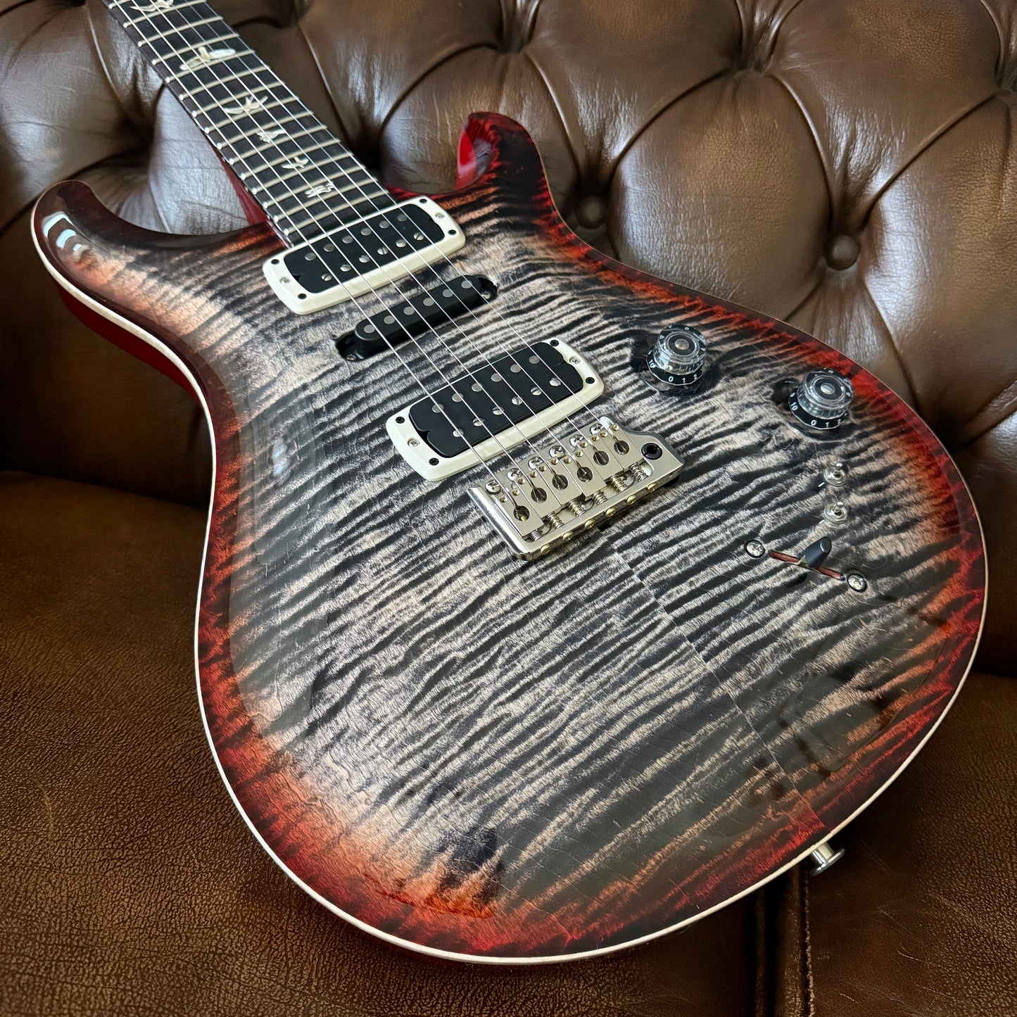 2023 PRS Modern Eagle V - Cherry Charcoal Burst