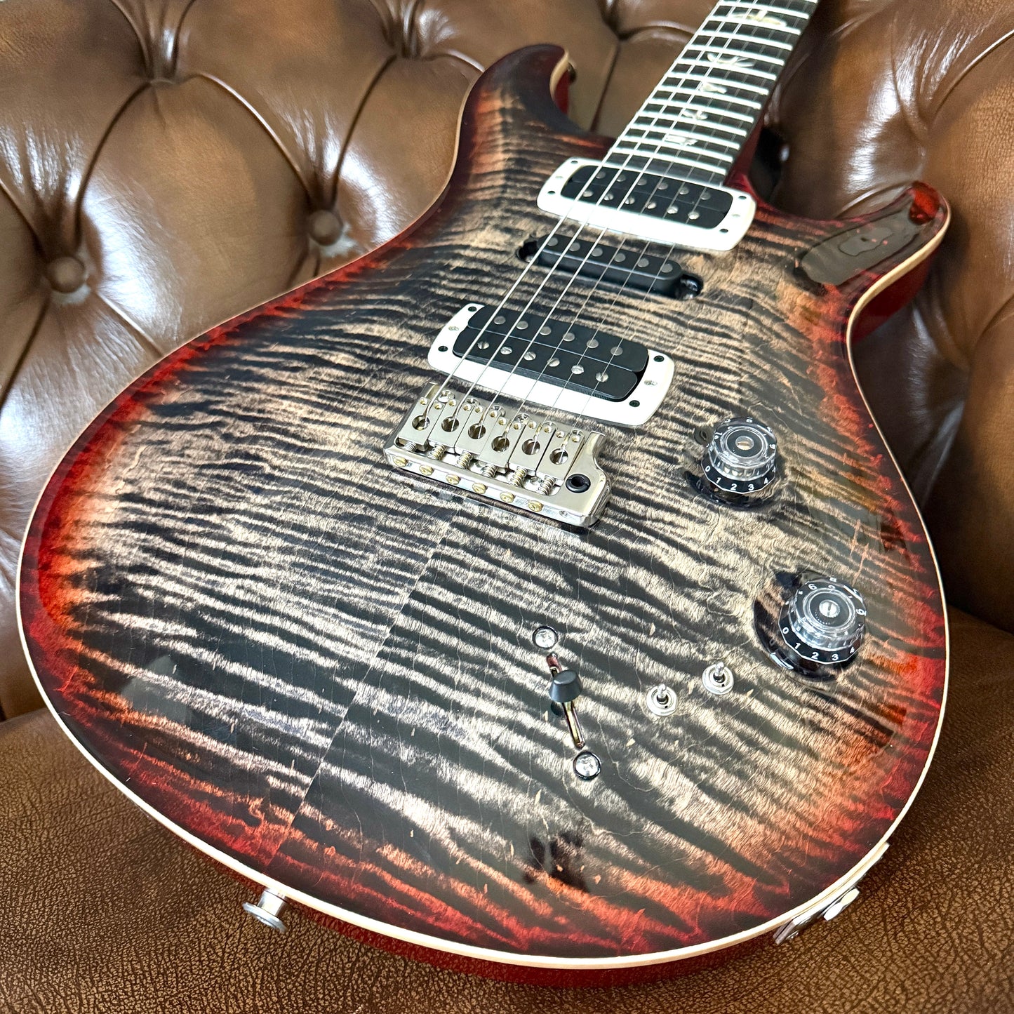2023 PRS Modern Eagle V - Cherry Charcoal Burst