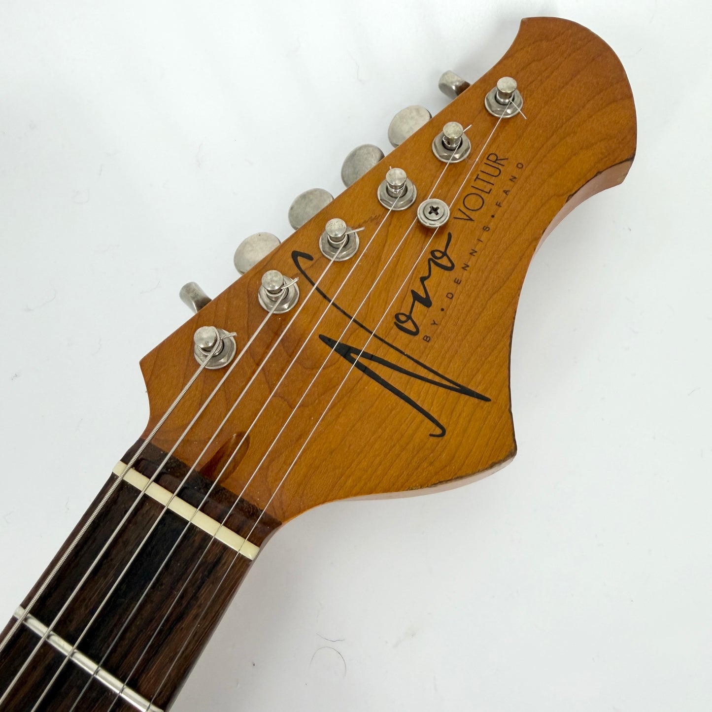 2025 Novo Nucleus Voltur J Light Distress – Amber