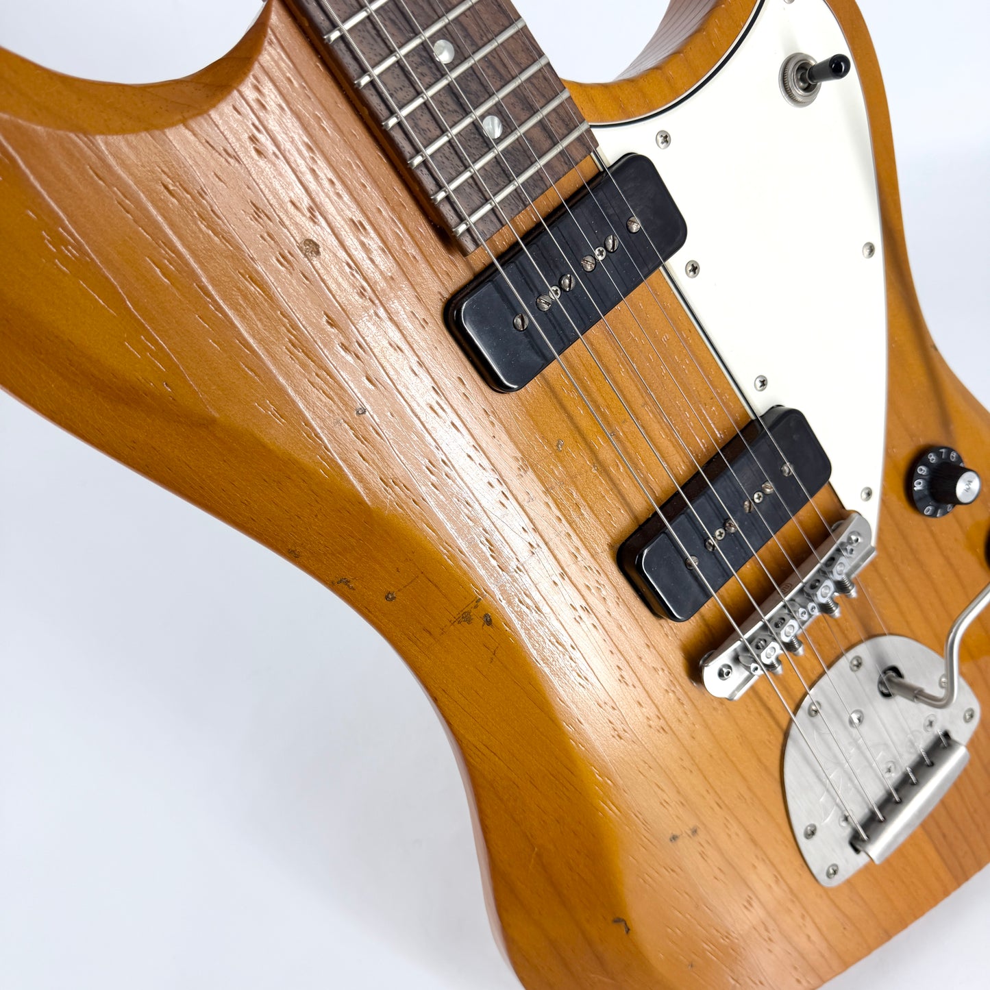 2025 Novo Nucleus Voltur J Light Distress – Amber