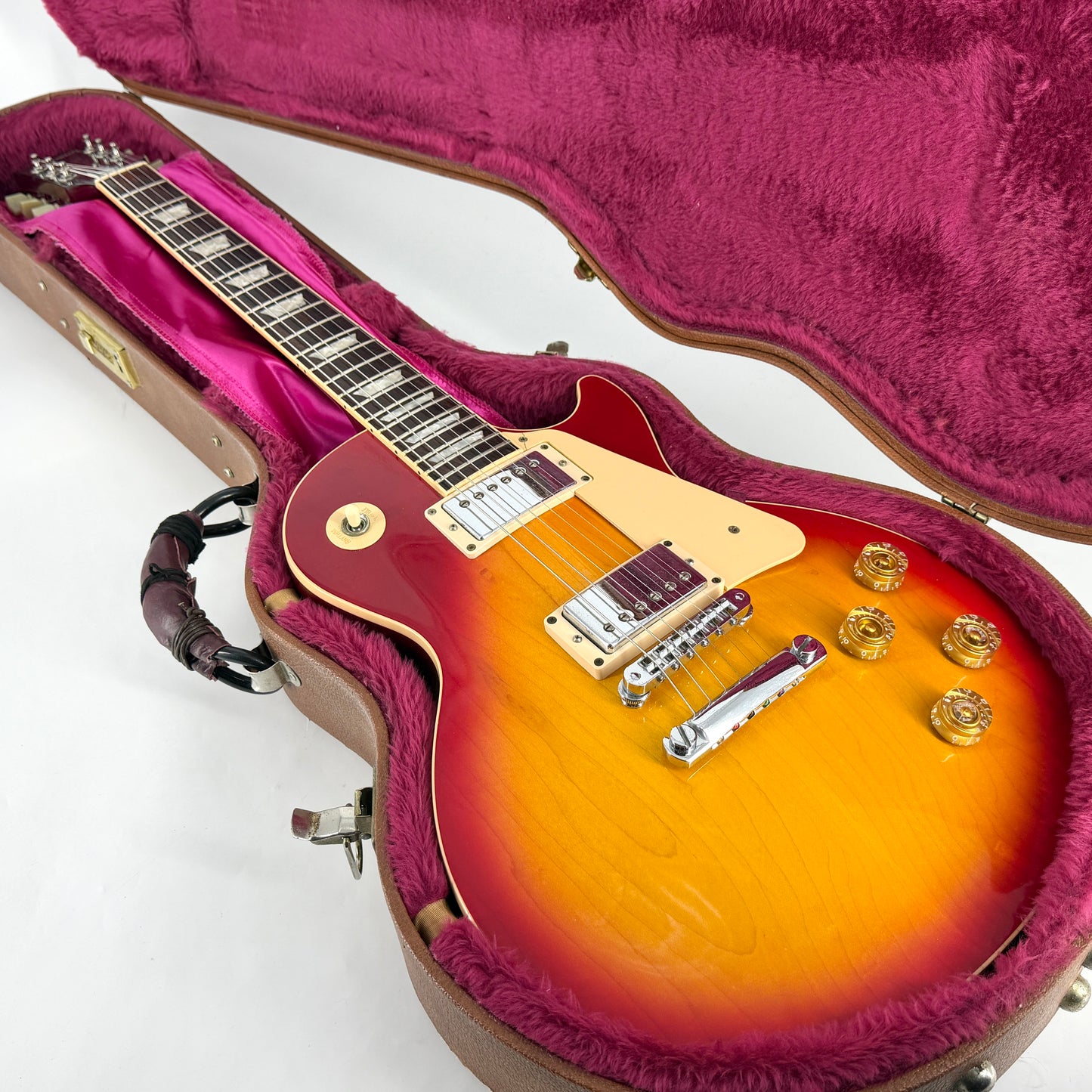 1997 Gibson Les Paul Standard – Cherry Sunburst