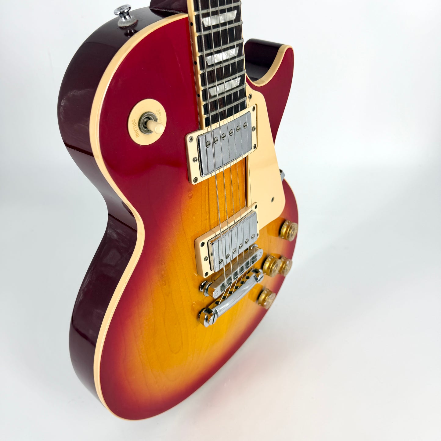 1997 Gibson Les Paul Standard – Cherry Sunburst