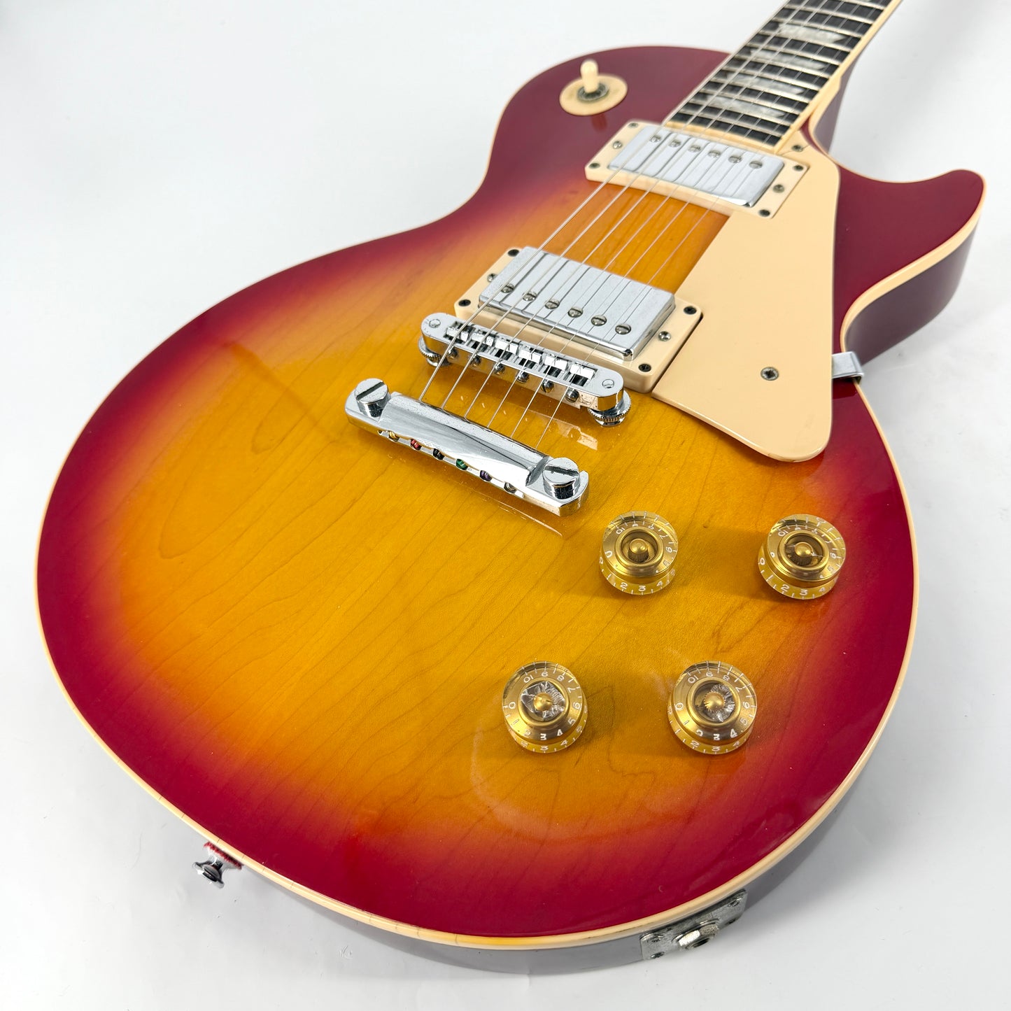 1997 Gibson Les Paul Standard – Cherry Sunburst