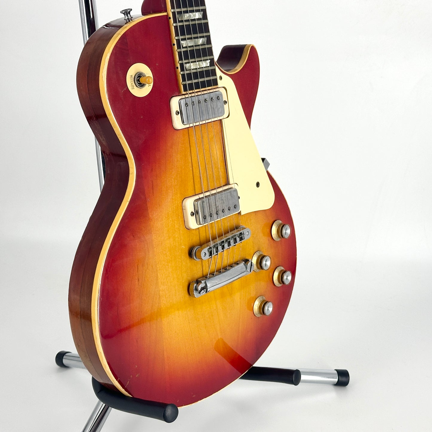 1975 Gibson Les Paul Deluxe - Cherry Sunburst