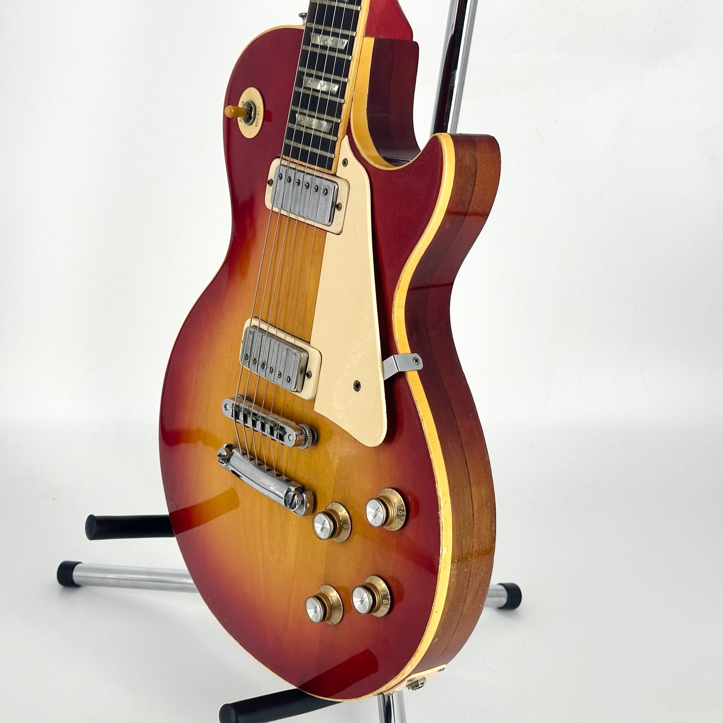 1975 Gibson Les Paul Deluxe - Cherry Sunburst