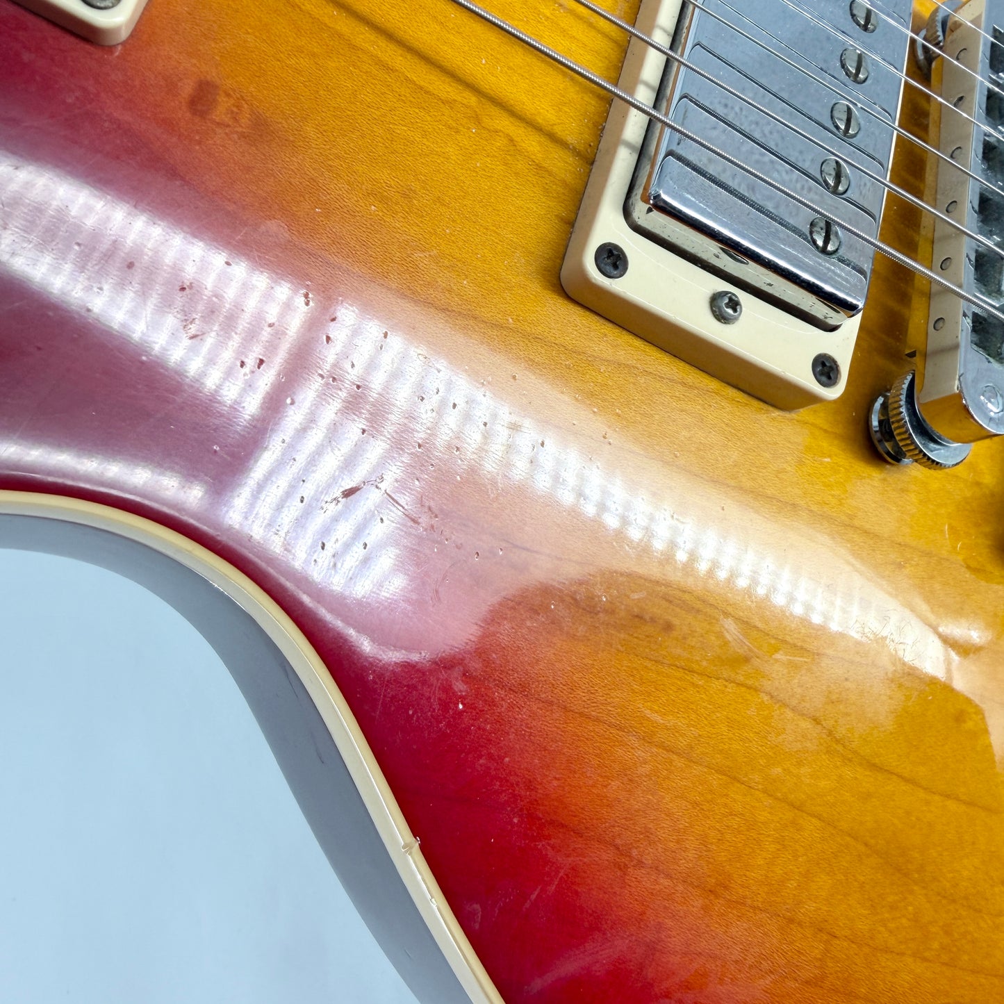 1997 Gibson Les Paul Standard – Cherry Sunburst