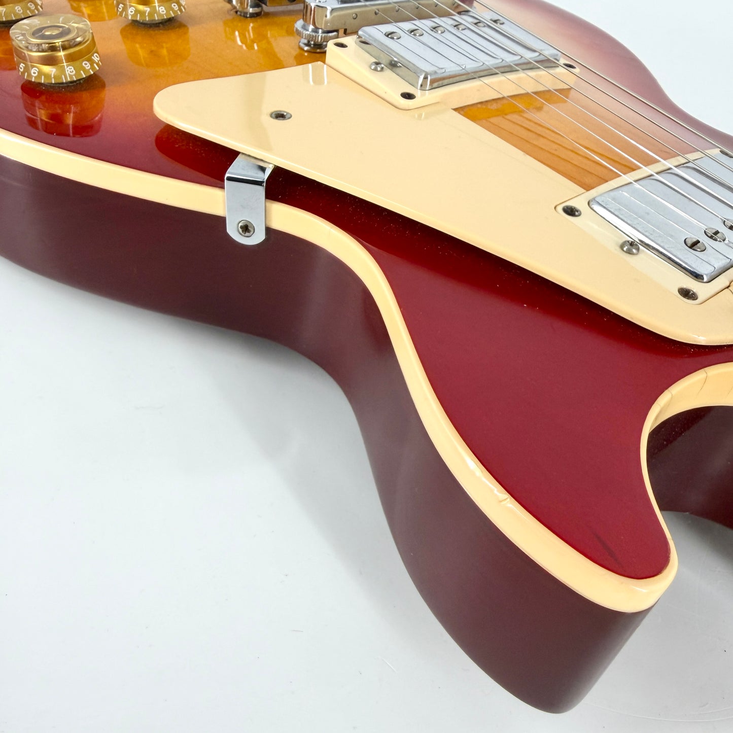 1997 Gibson Les Paul Standard – Cherry Sunburst