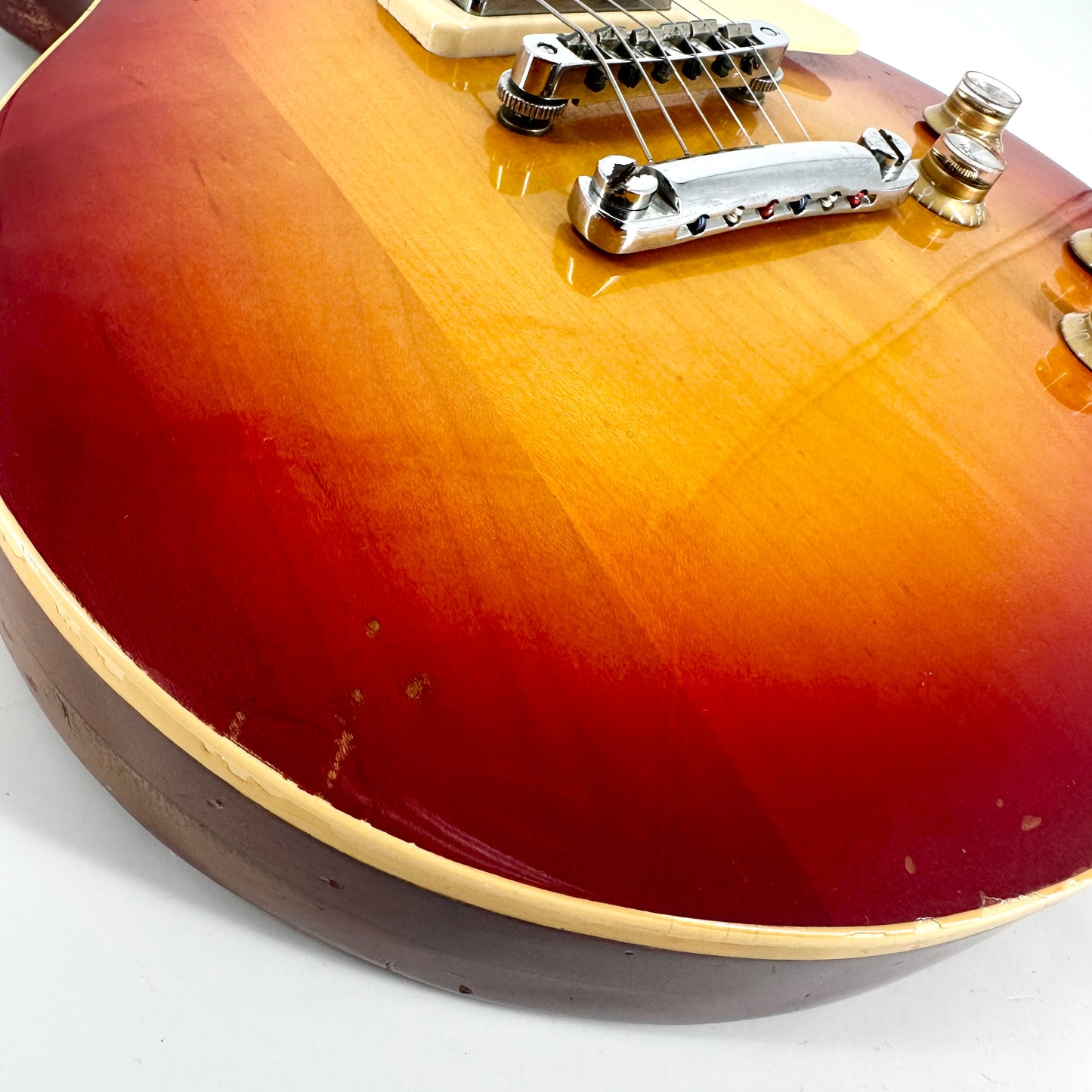 1975 Gibson Les Paul Deluxe - Cherry Sunburst