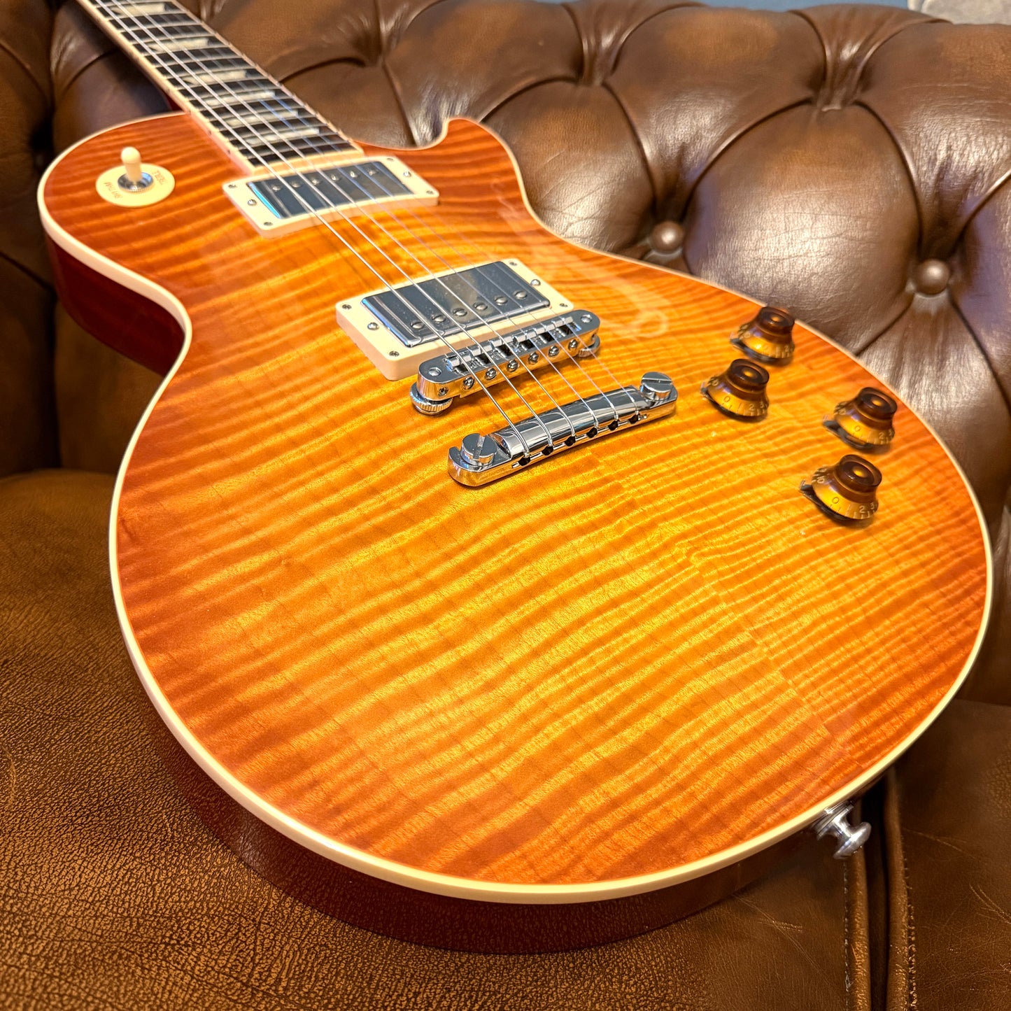 2016 Gibson Les Paul Standard Plus – Light Burst