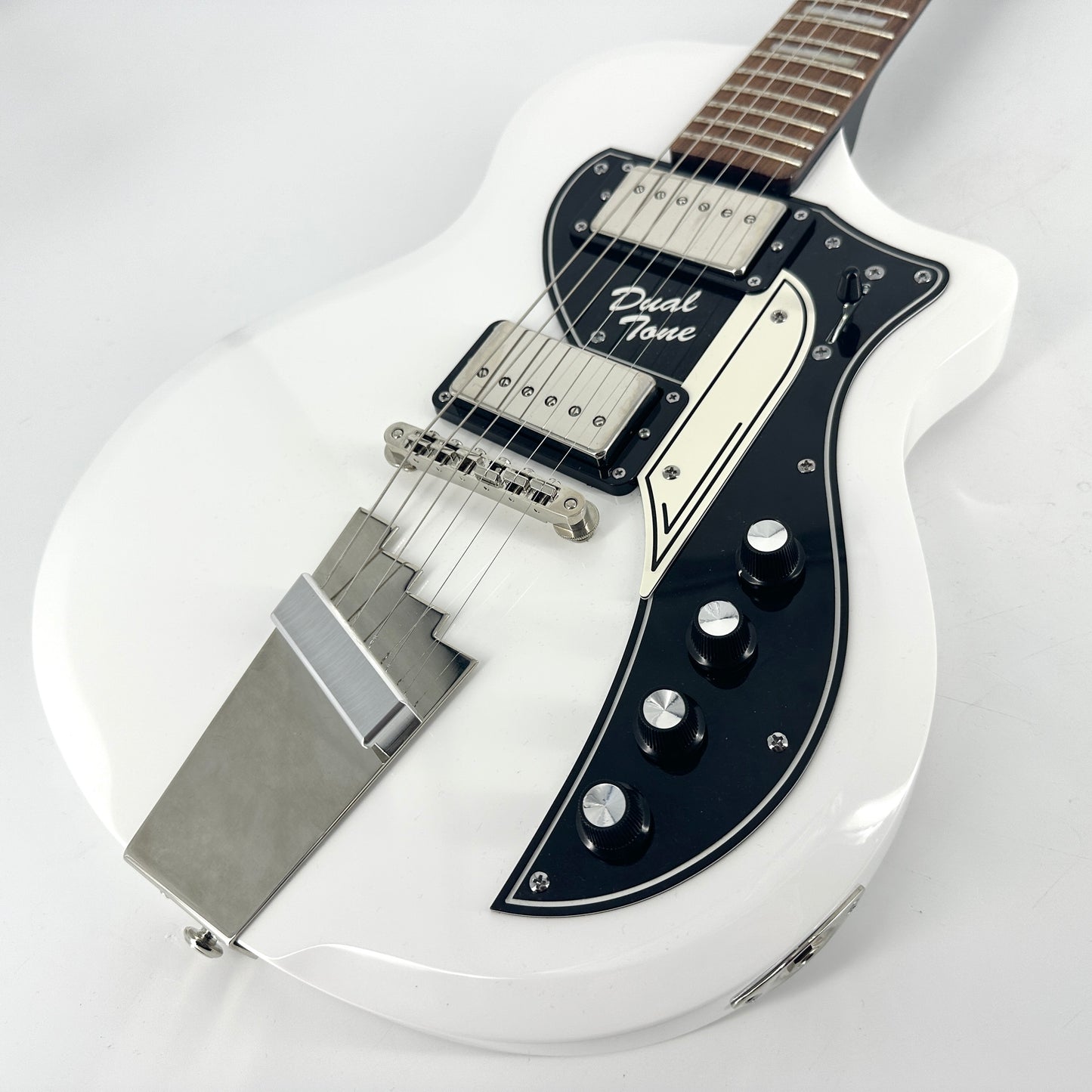 2019 Supro David Bowie 1961 Dual Tone Limited Edition 1224DBHT – White